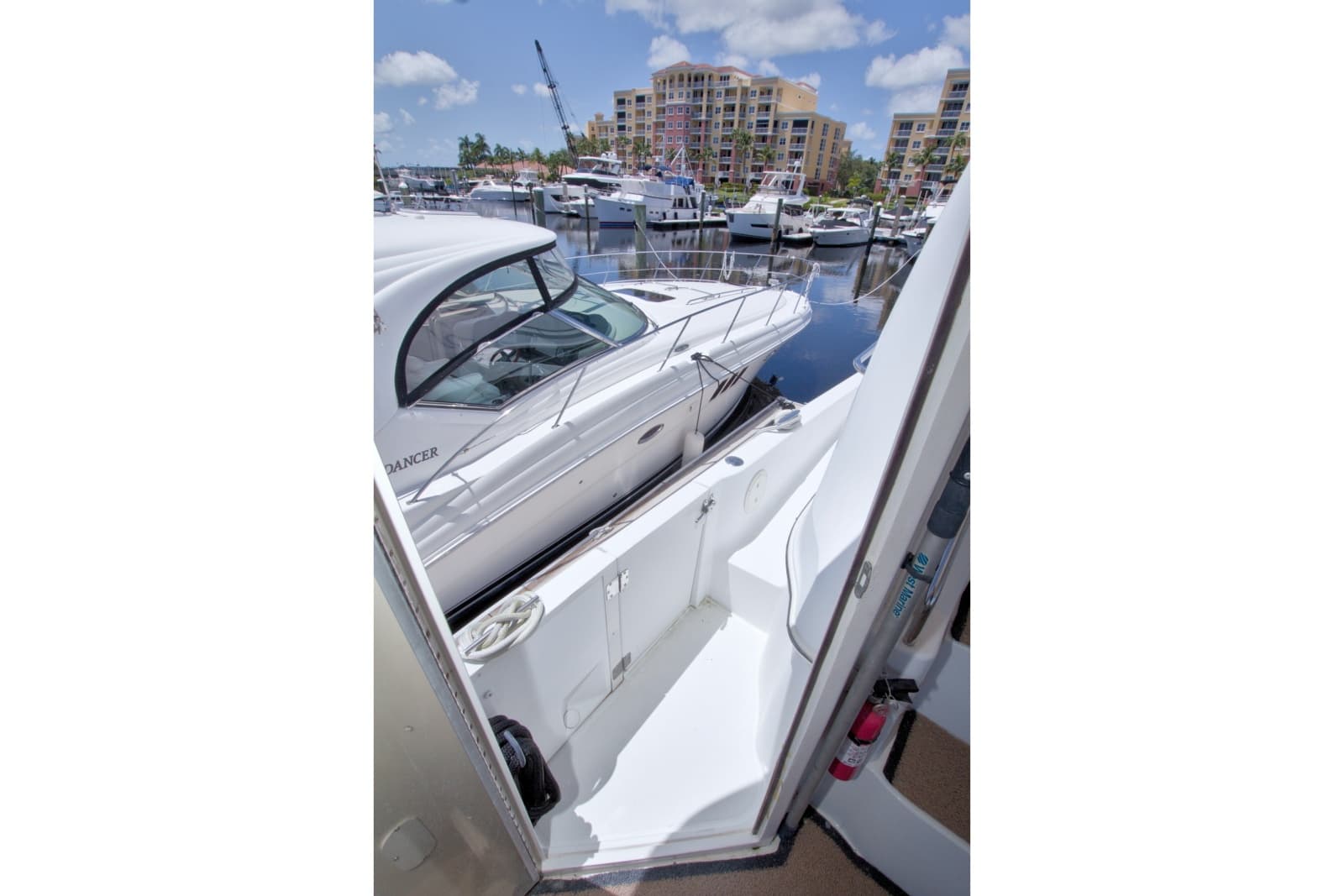 2001 Carver 466 Motor Yacht - Photo 20