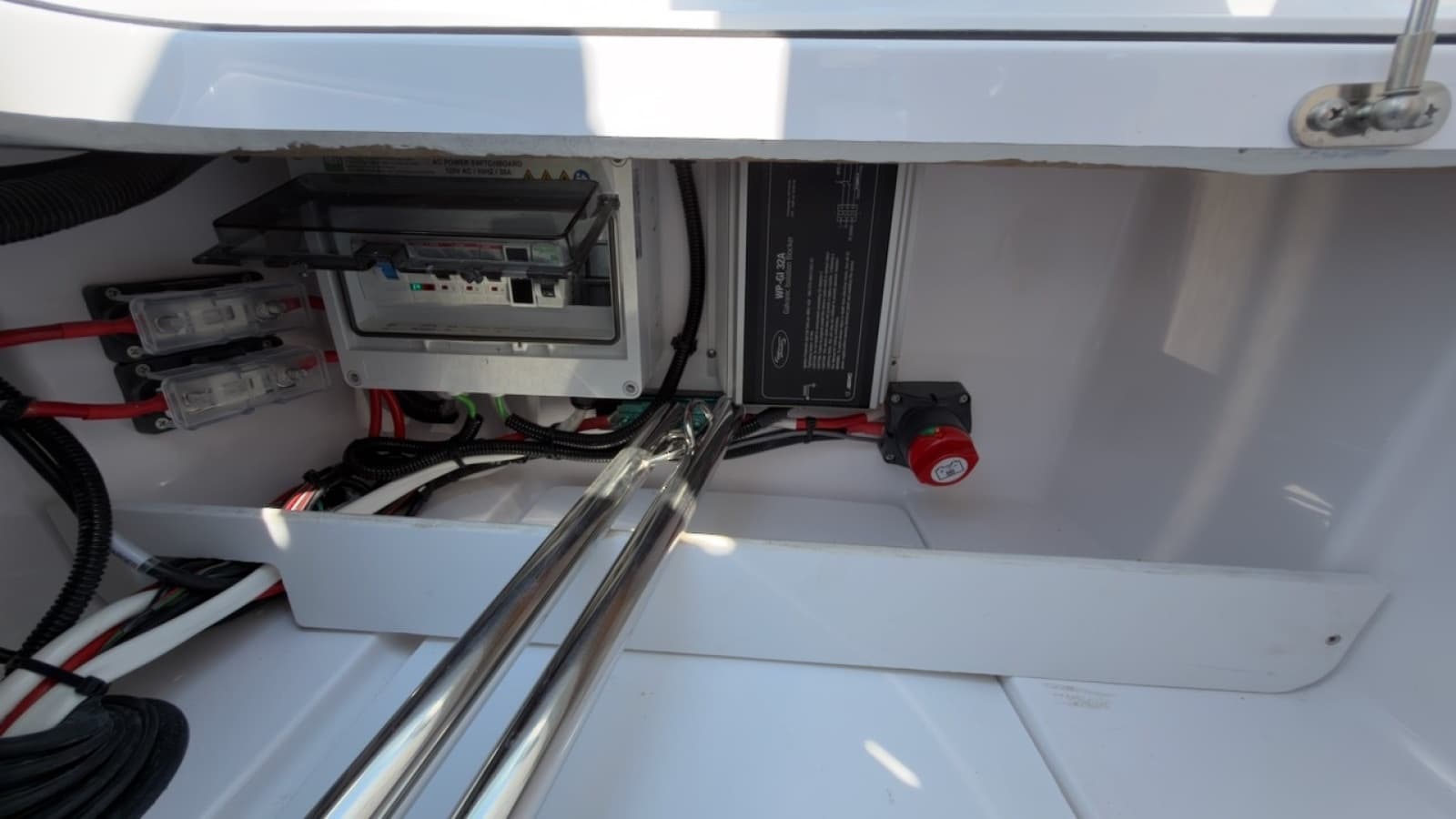 2023 Axopar 28 Cabin - Photo 41