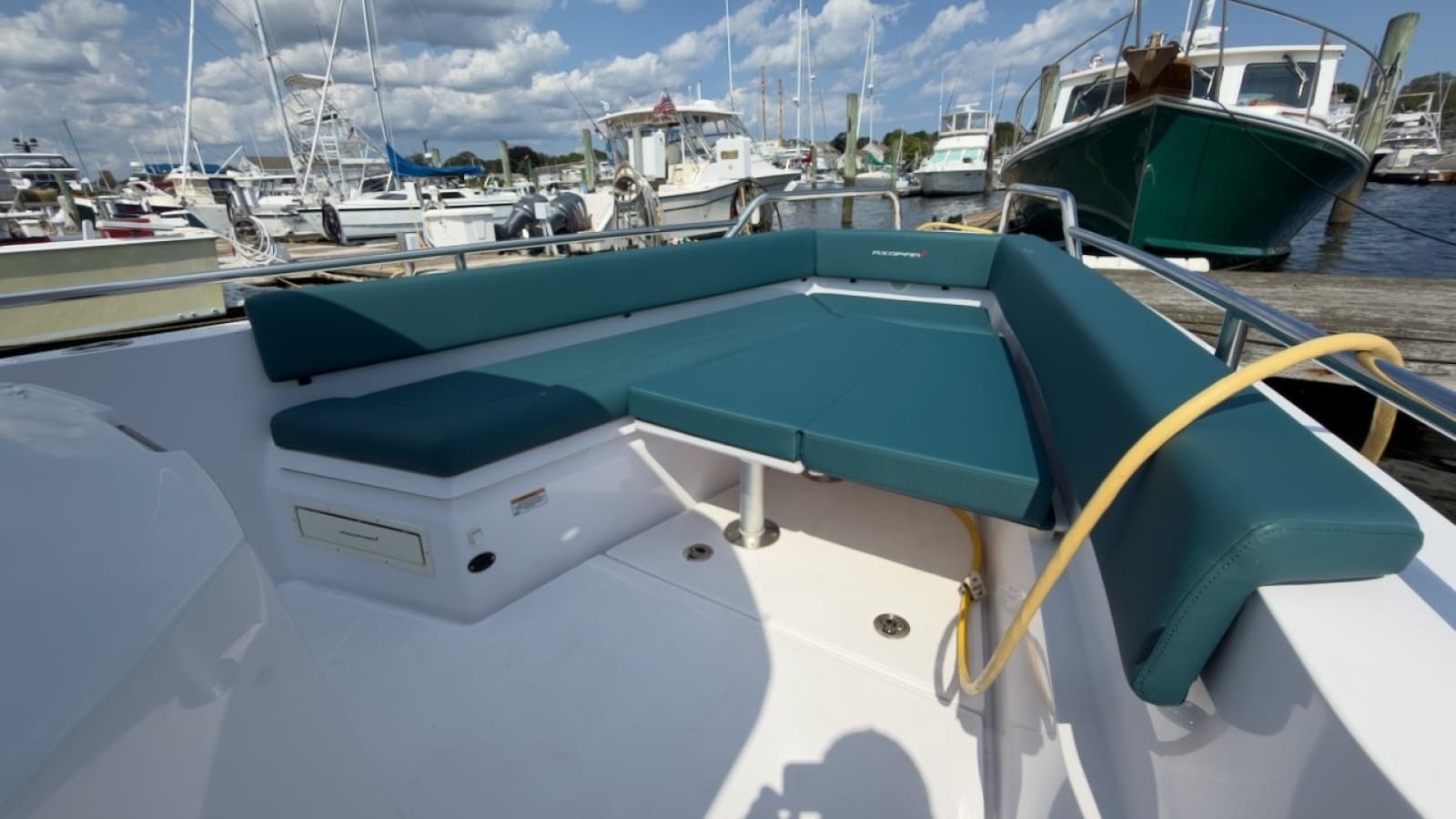 2023 Axopar 28 Cabin - Photo 9