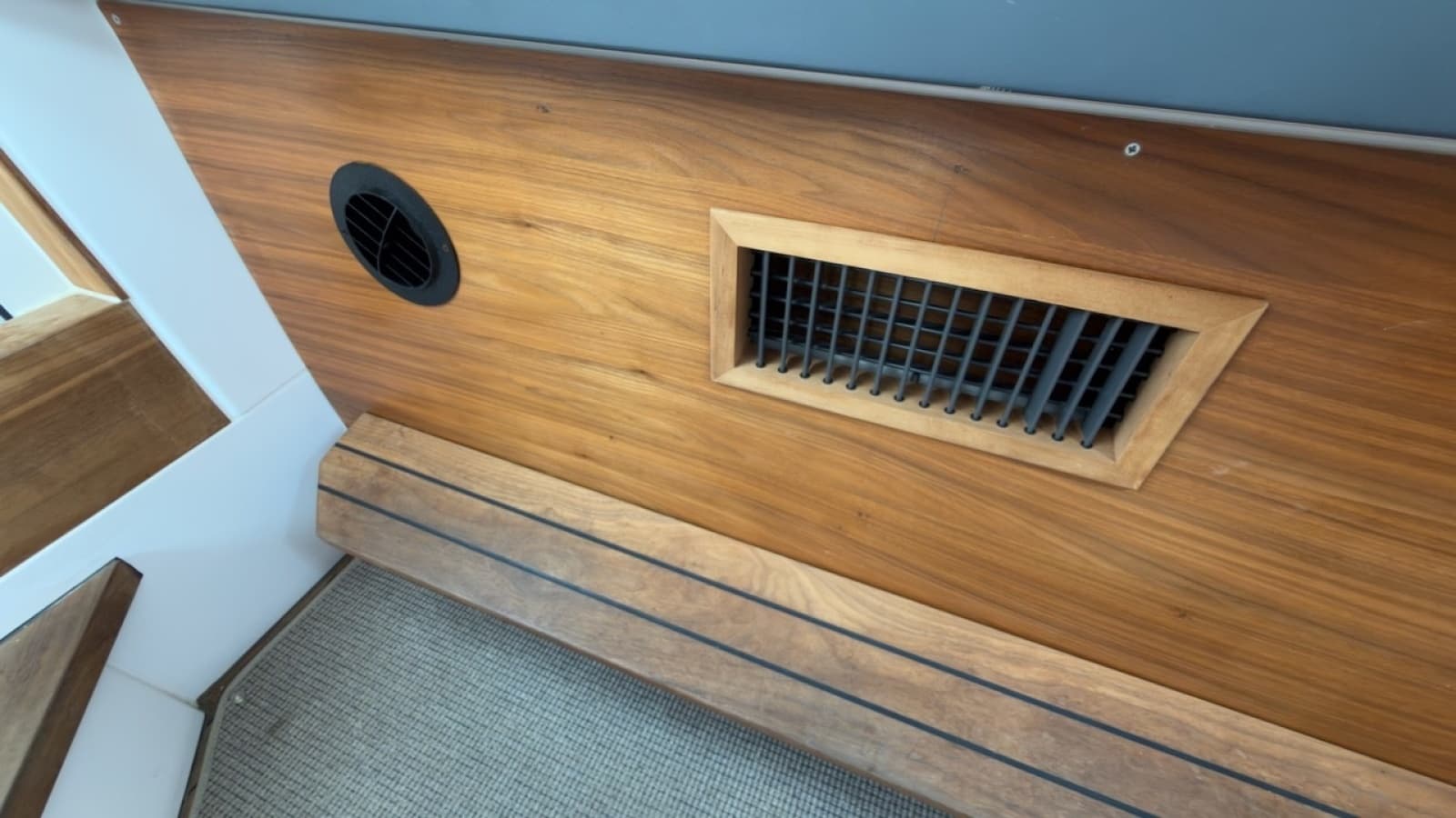 2023 Axopar 28 Cabin - Photo 34