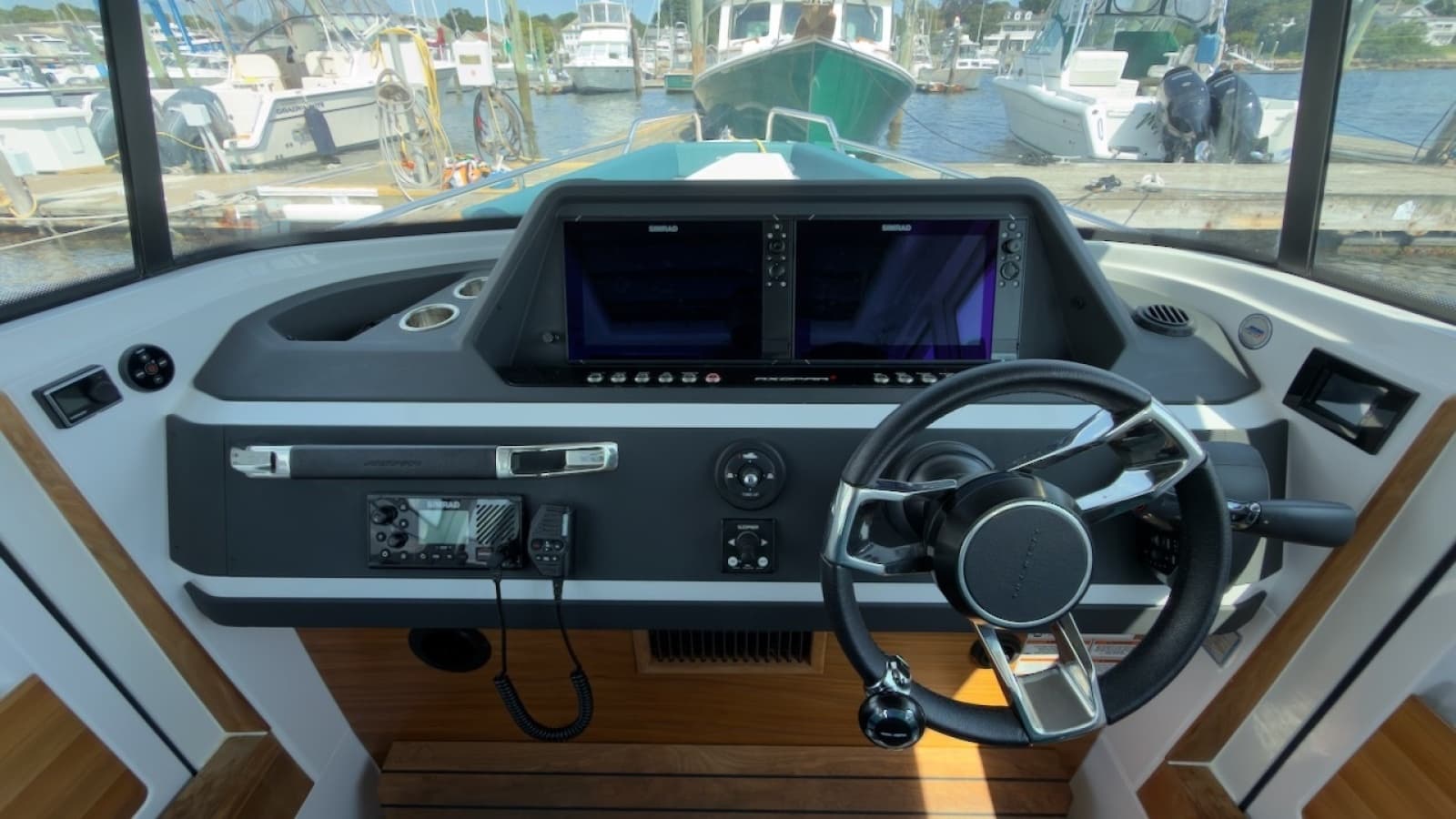 2023 Axopar 28 Cabin - Photo 27