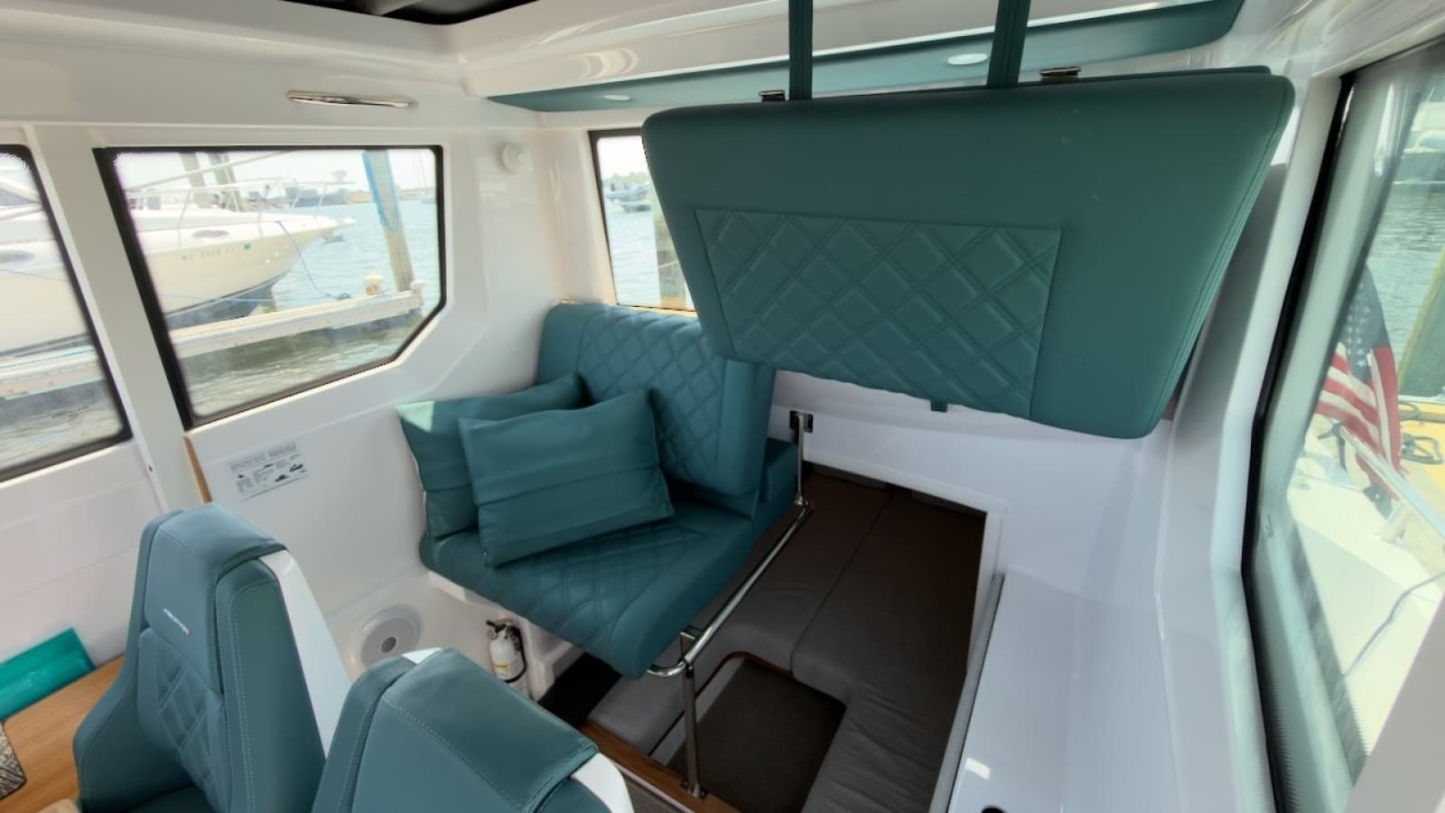 2023 Axopar 28 Cabin - Photo 21