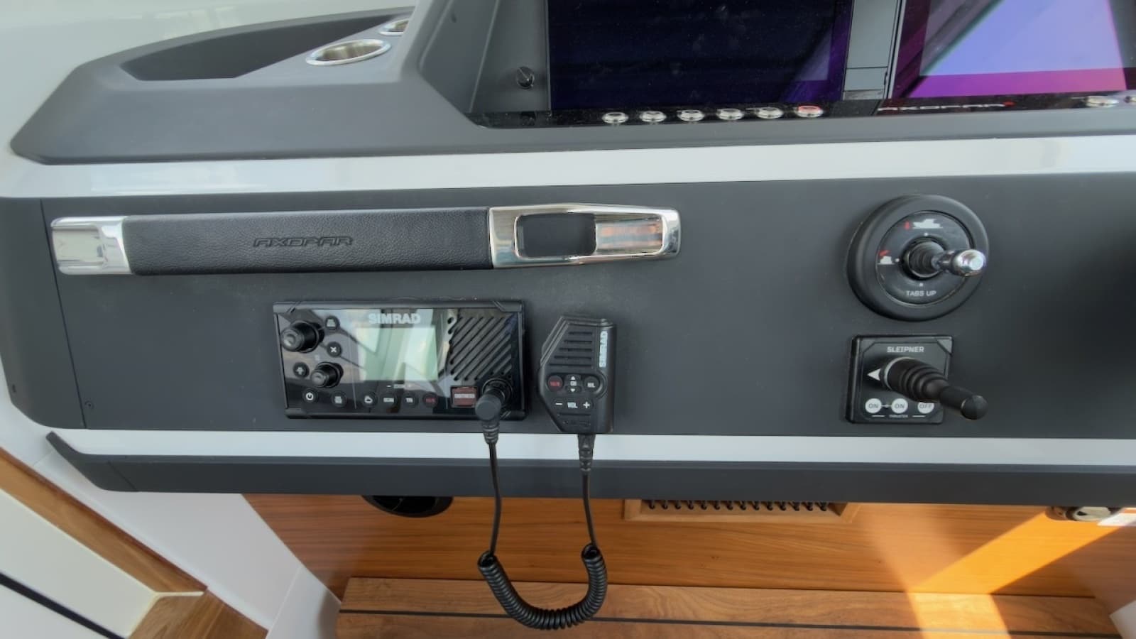 2023 Axopar 28 Cabin - Photo 29
