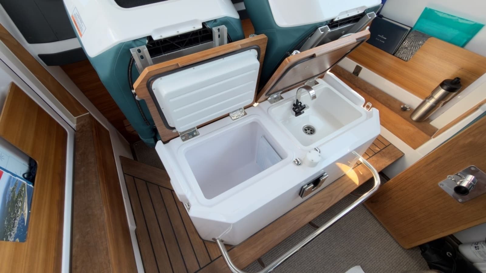 2023 Axopar 28 Cabin - Photo 19