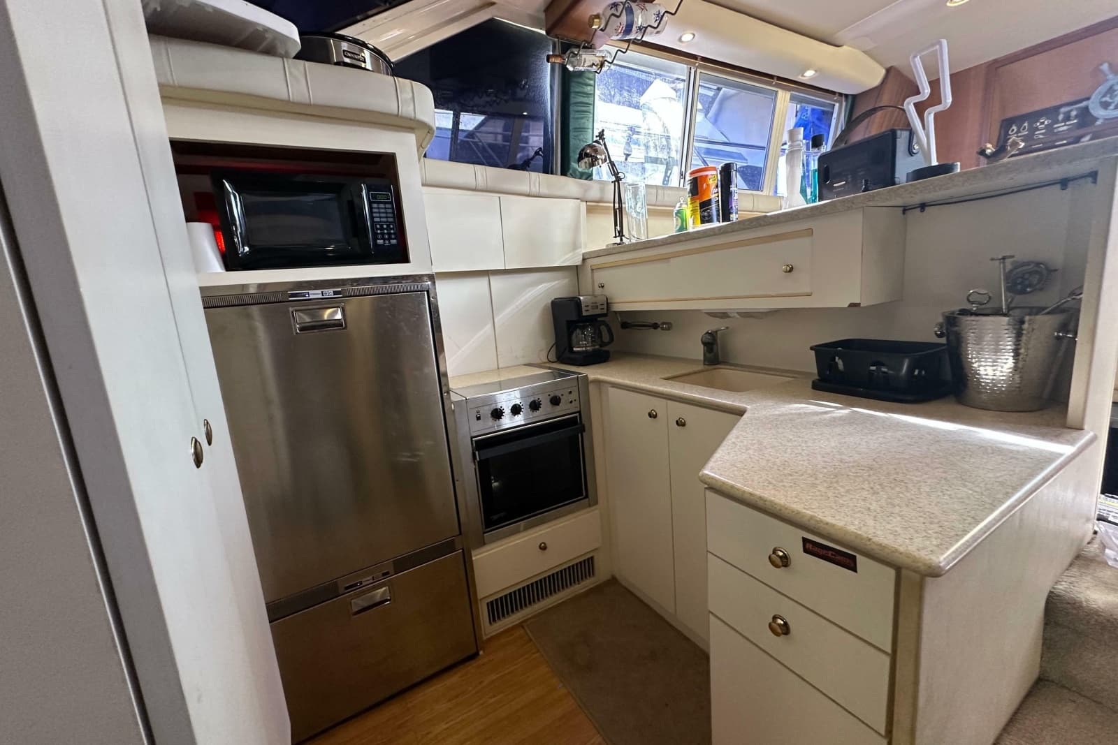 1999 Silverton 442 Cockpit Motor Yacht - Photo 20