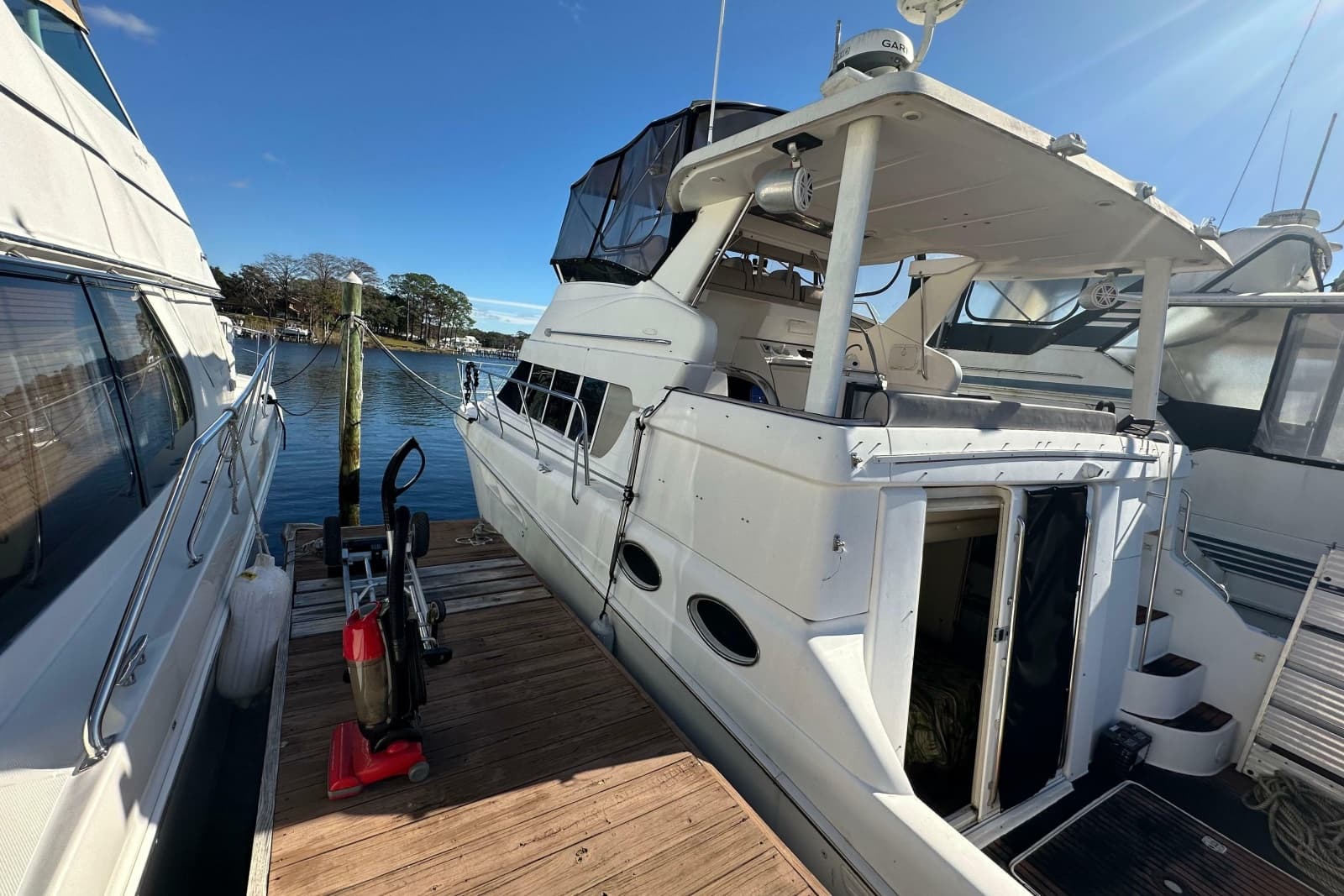 1999 Silverton 442 Cockpit Motor Yacht - Photo 7