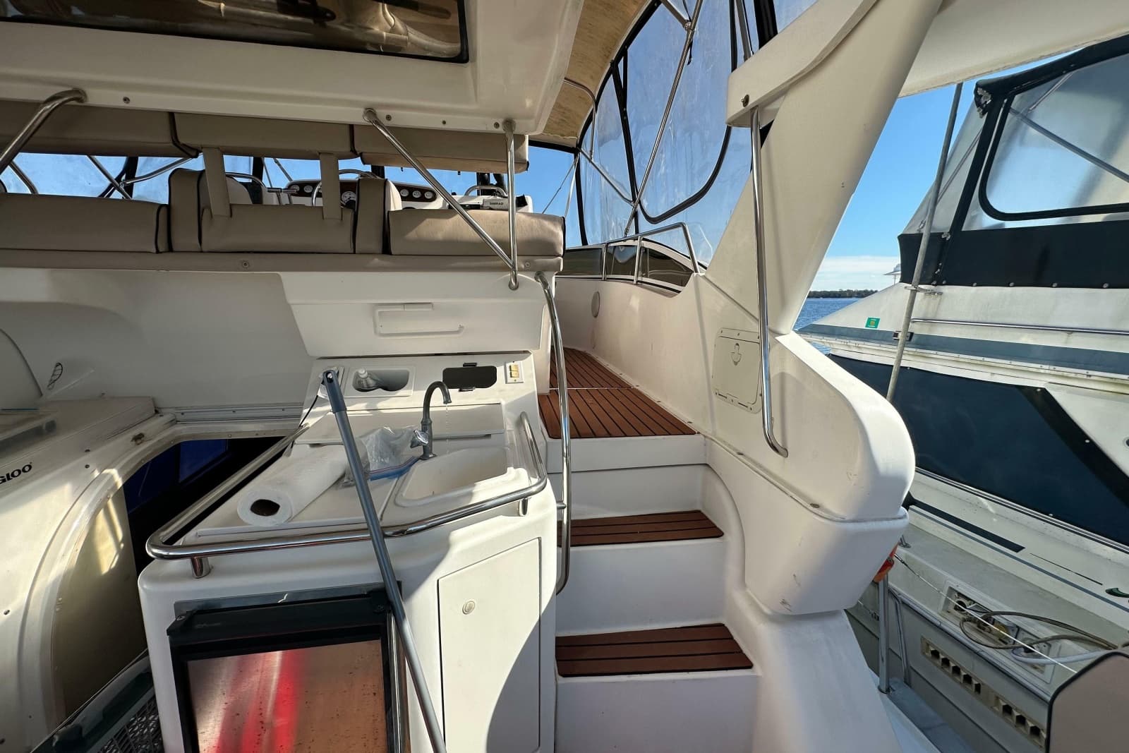 1999 Silverton 442 Cockpit Motor Yacht - Photo 5