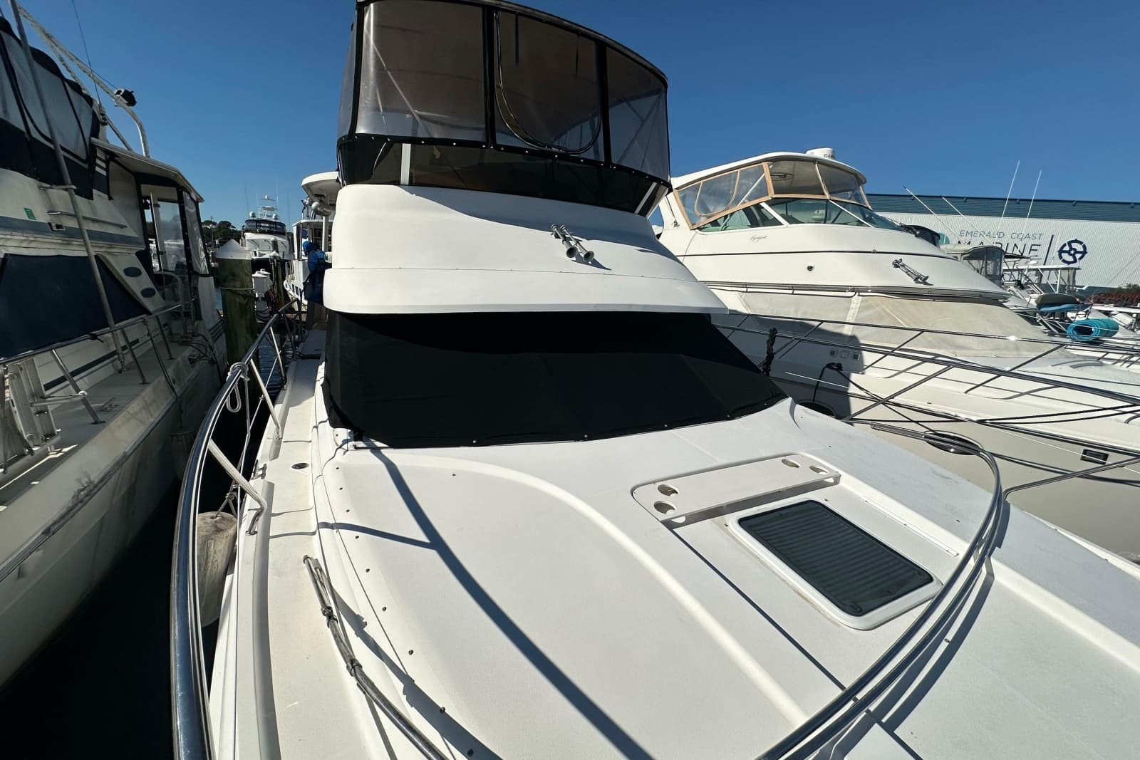 1999 Silverton 442 Cockpit Motor Yacht - Photo 2