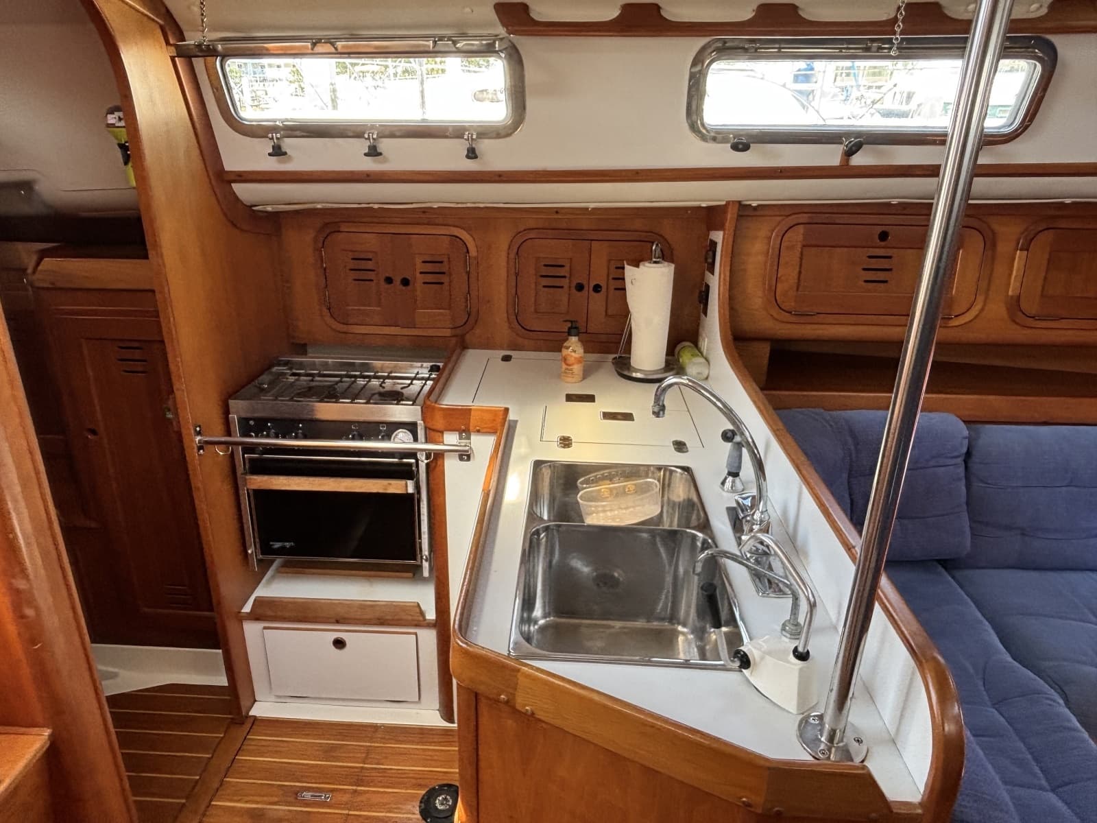 1999 Freedom 35 - Photo 17