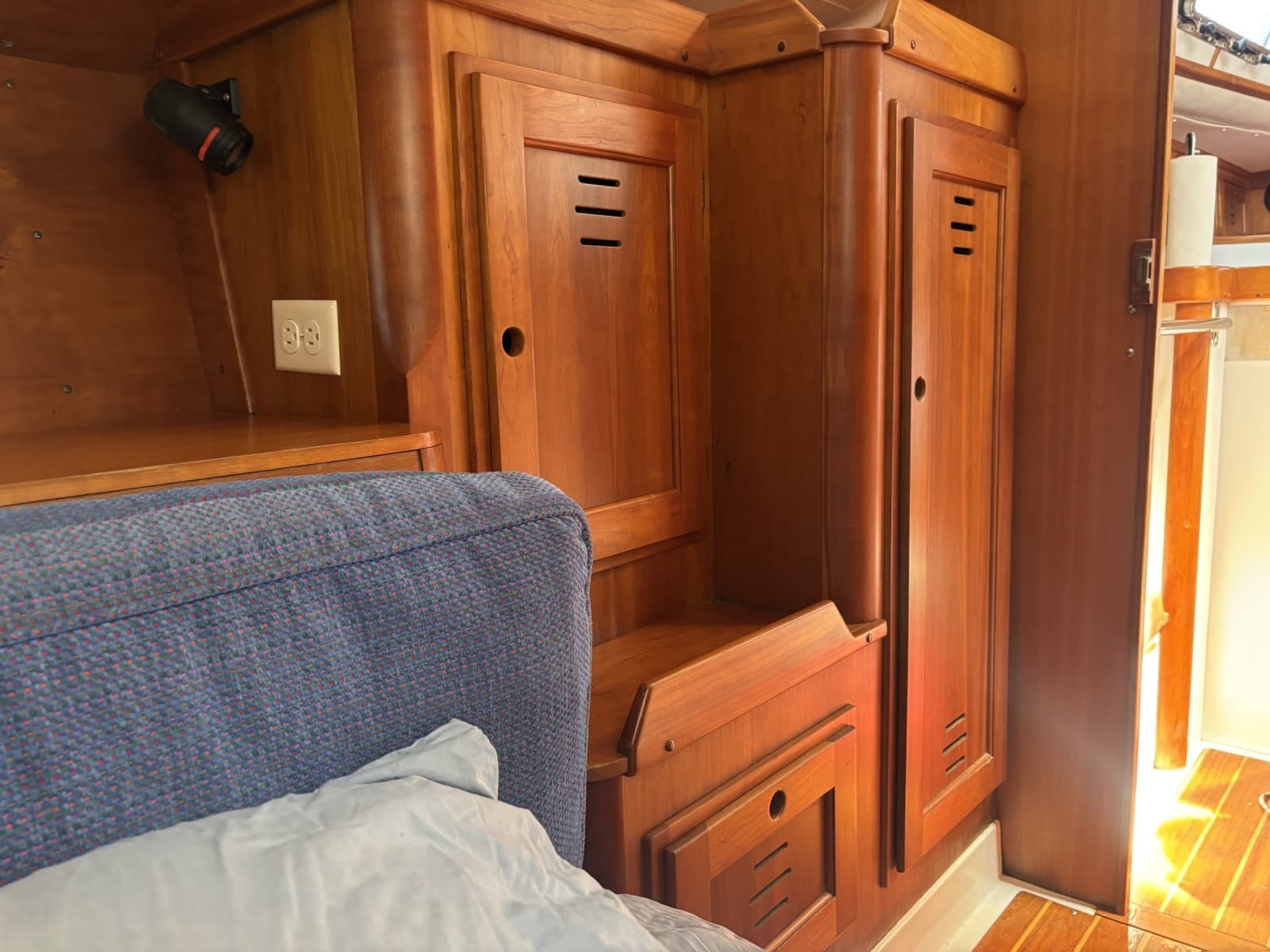1999 Freedom 35 - Photo 19