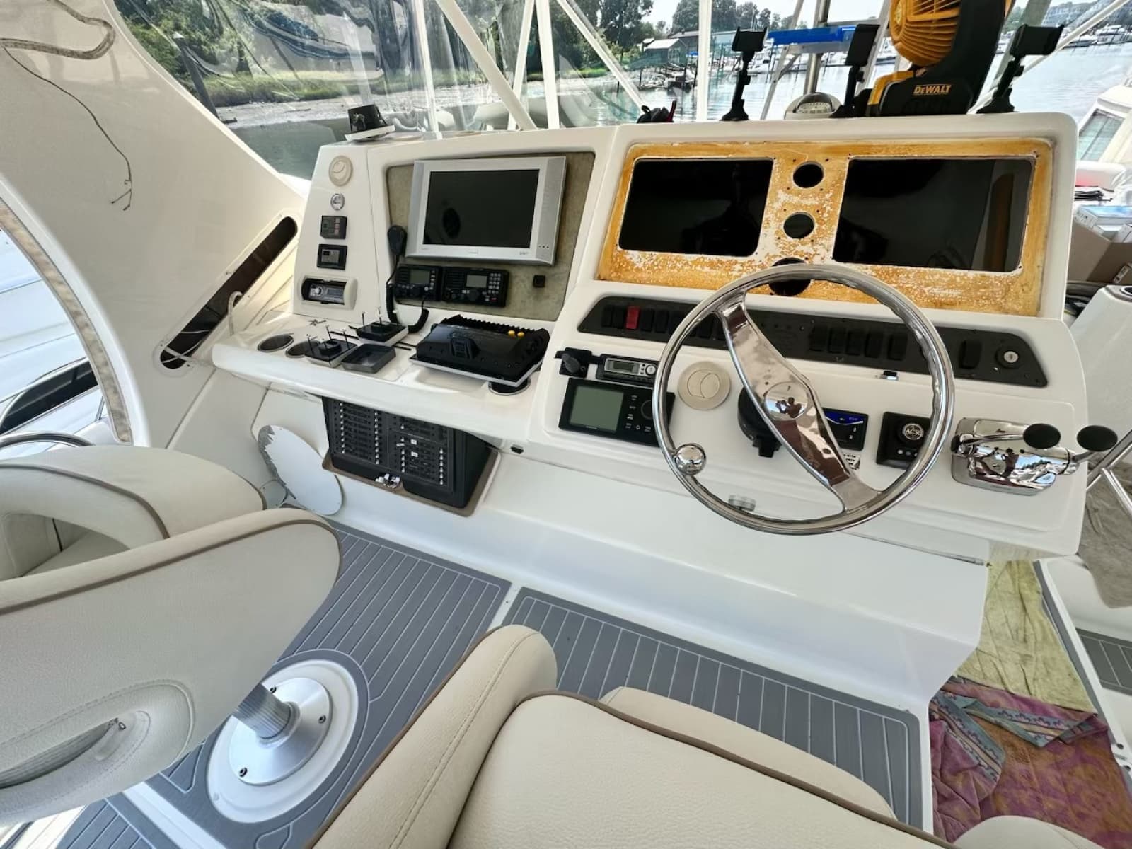 2006 Silverton 50 Convertible - Photo 4