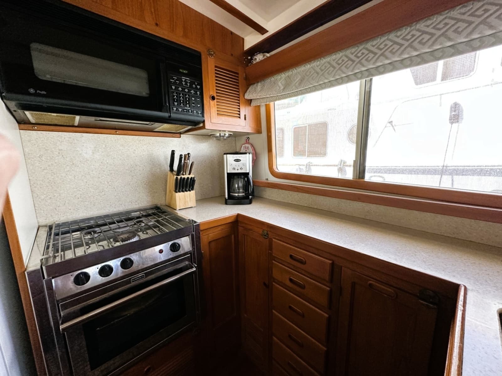 1997 Kadey-Krogen 48 Whaleback - Photo 8