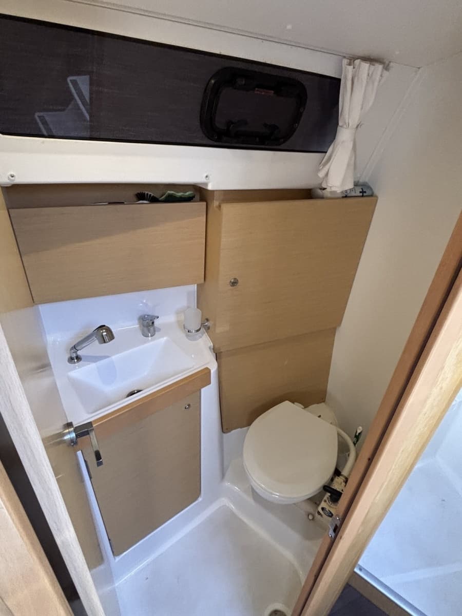 2015 Beneteau Oceanis 35 - Photo 10