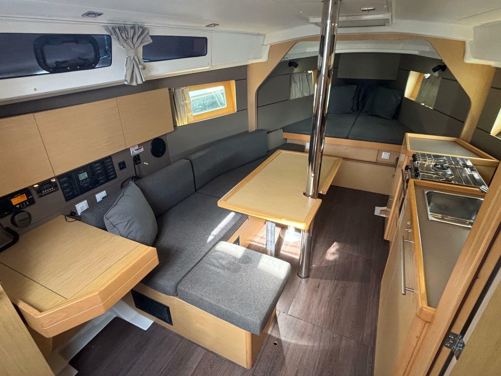 2015 Beneteau Oceanis 35 - Photo 23