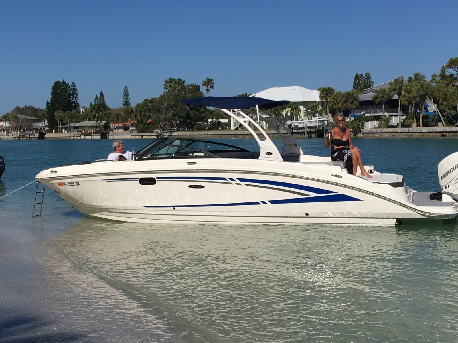 2016 Sea Ray 270 Sundeck - Photo 2