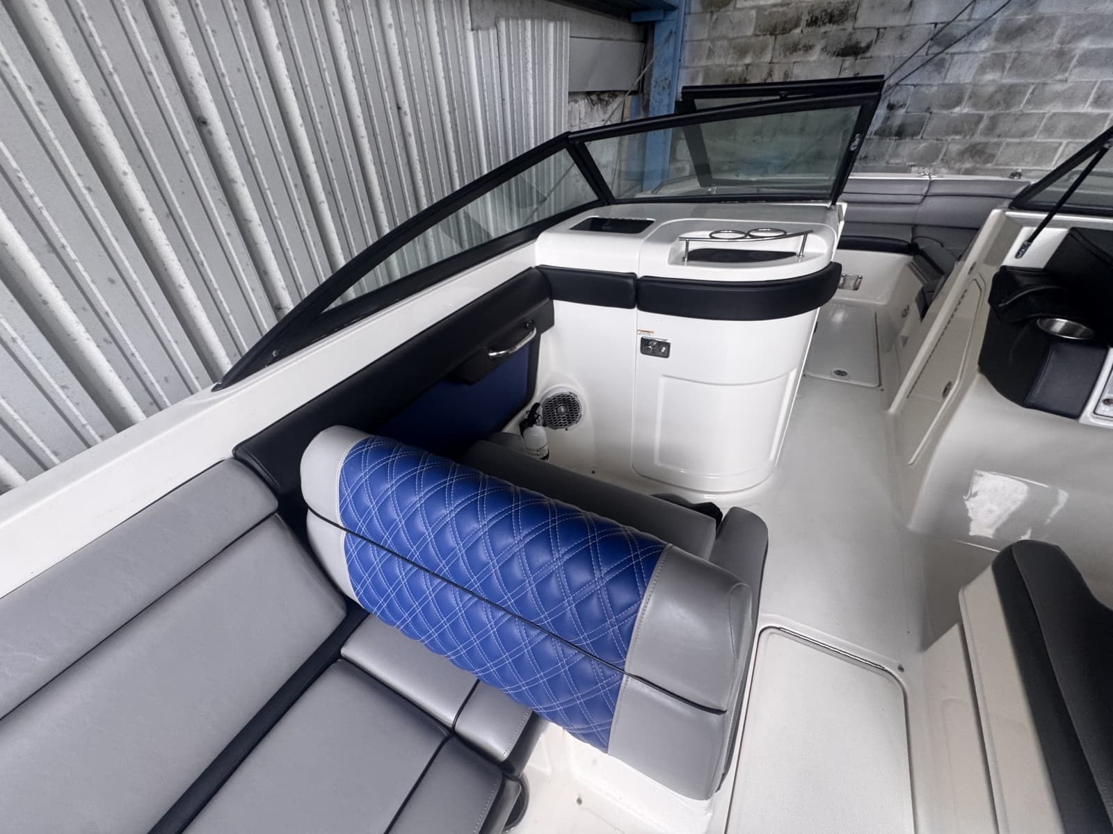 2016 Sea Ray 270 Sundeck - Photo 8