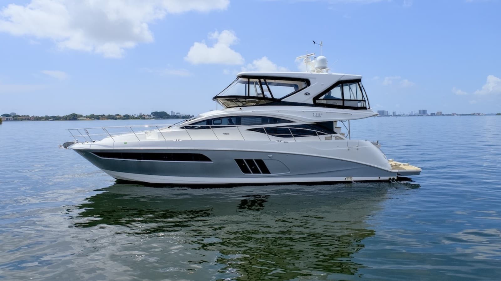 2017 Sea Ray L590 Flybridge - Photo 6