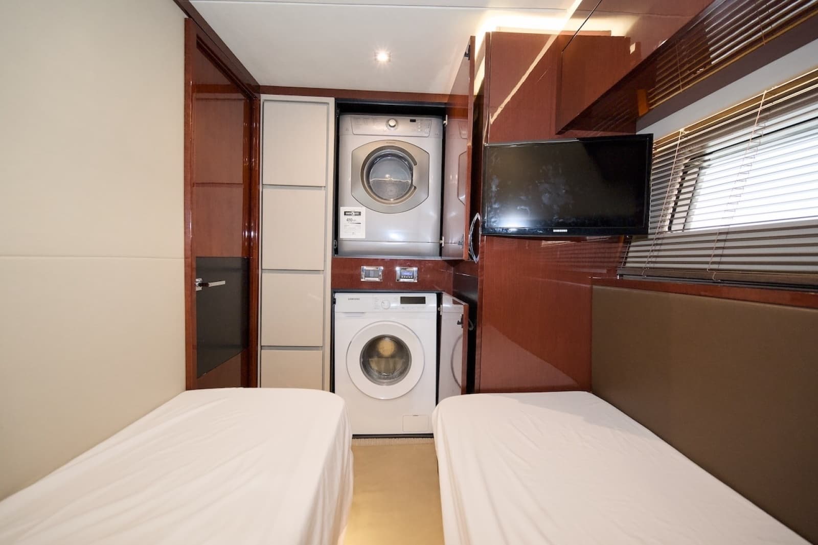 2017 Sea Ray L590 Flybridge - Photo 65