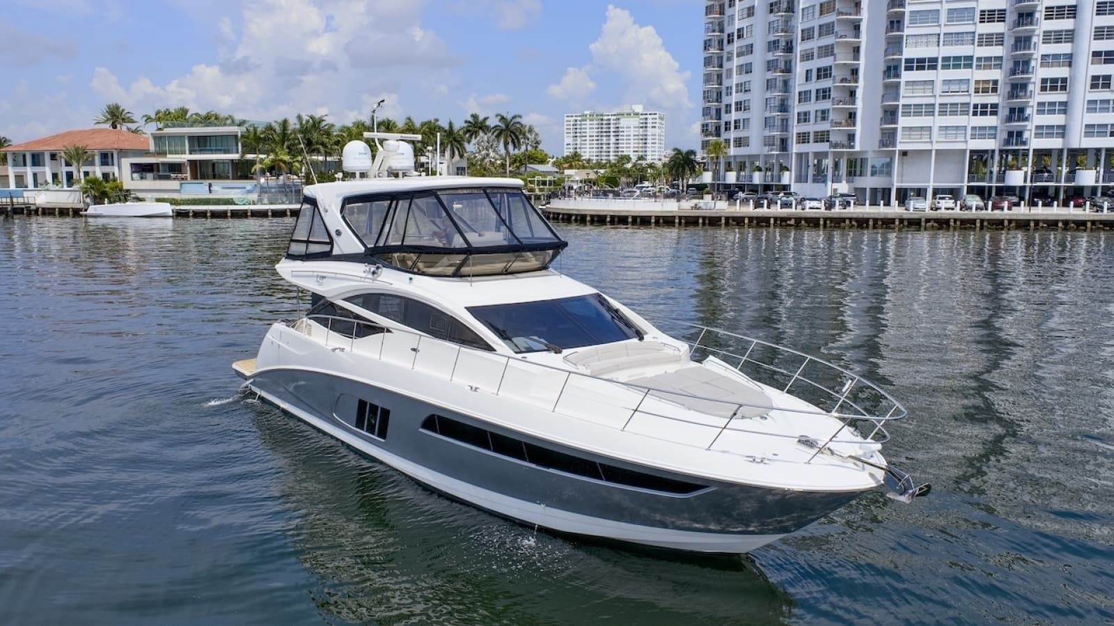 2017 Sea Ray L590 Flybridge - Photo 12