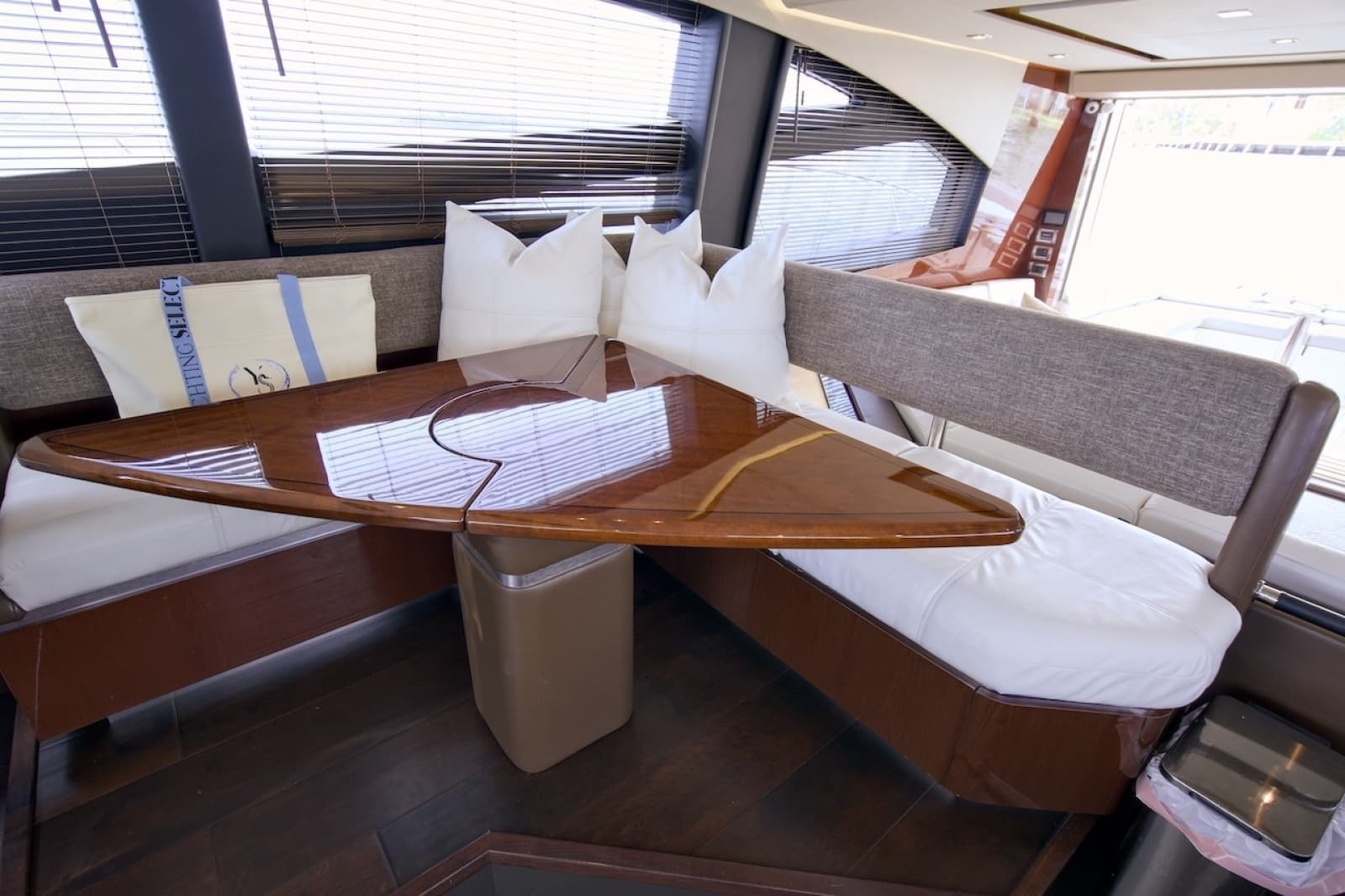 2017 Sea Ray L590 Flybridge - Photo 47