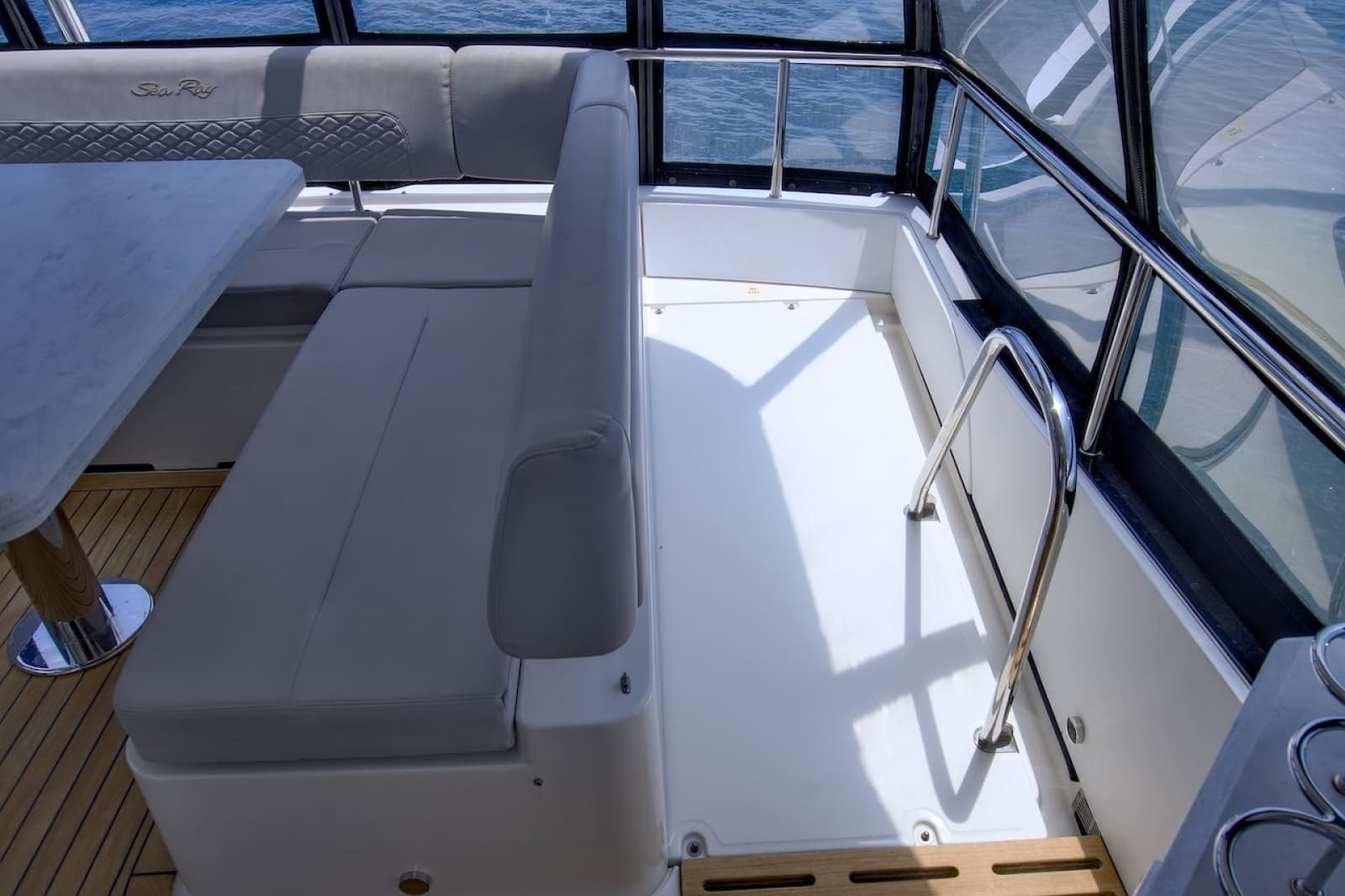 2017 Sea Ray L590 Flybridge - Photo 39