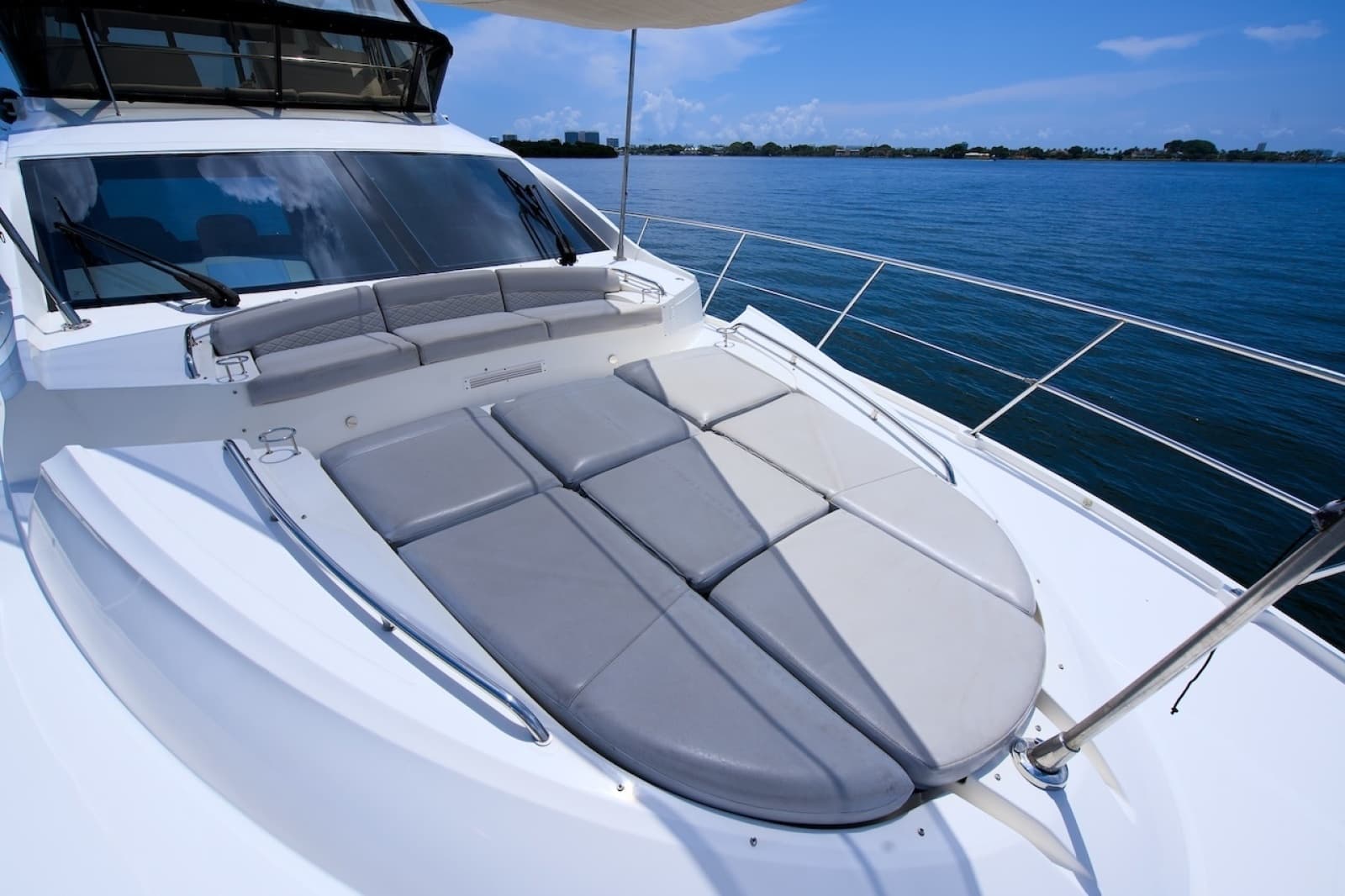 2017 Sea Ray L590 Flybridge - Photo 28