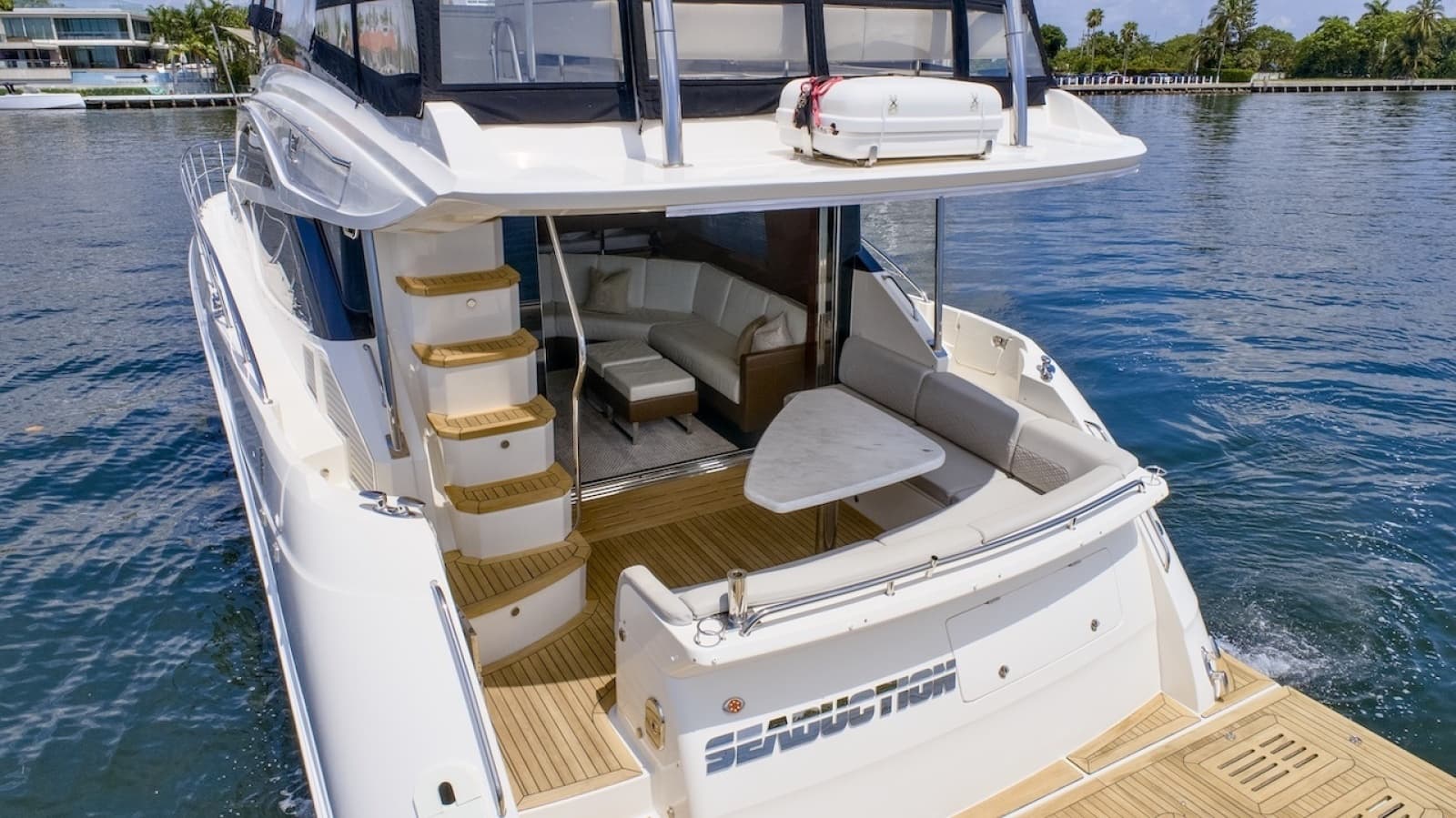 2017 Sea Ray L590 Flybridge - Photo 8