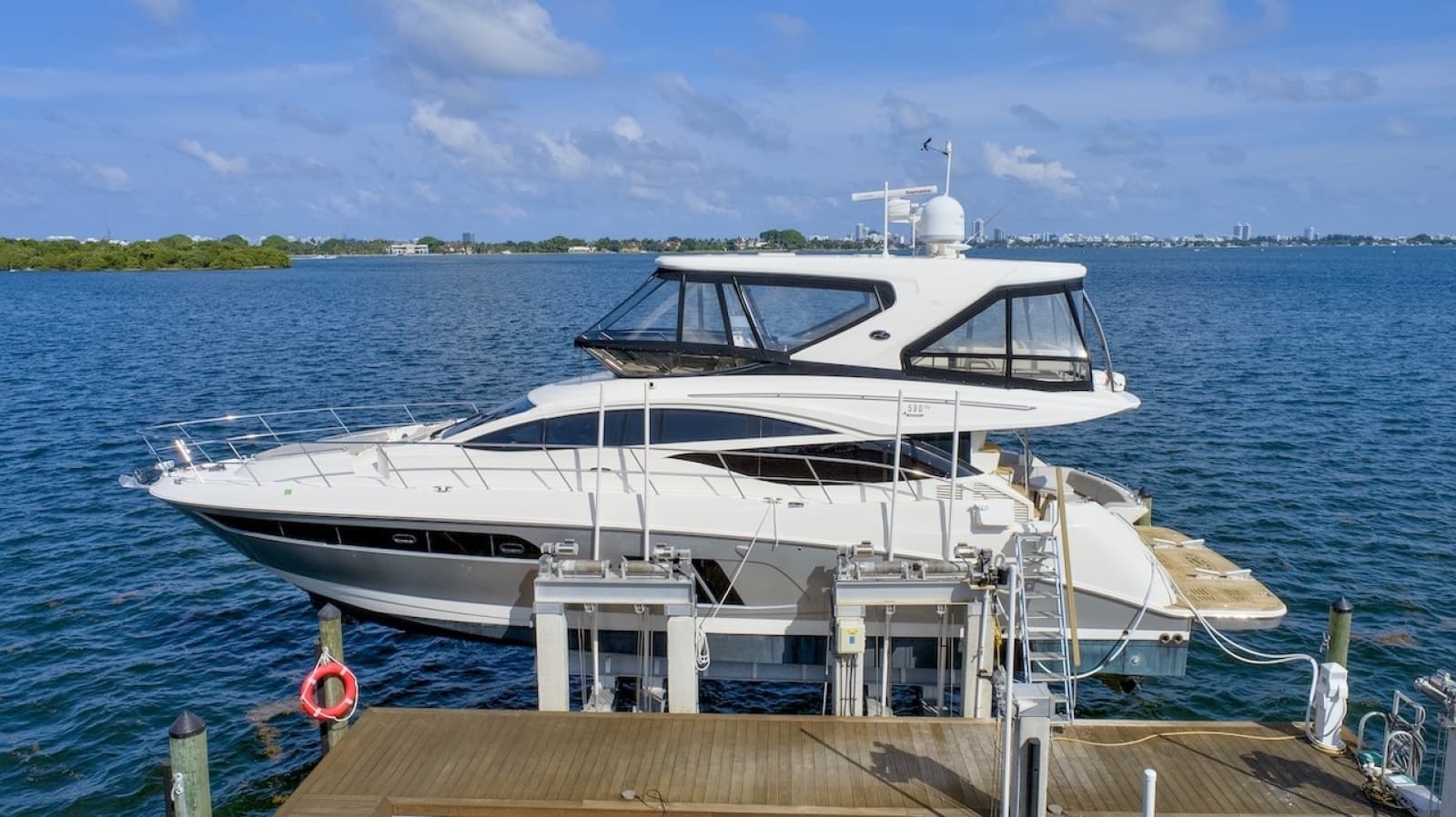 2017 Sea Ray L590 Flybridge - Photo 1