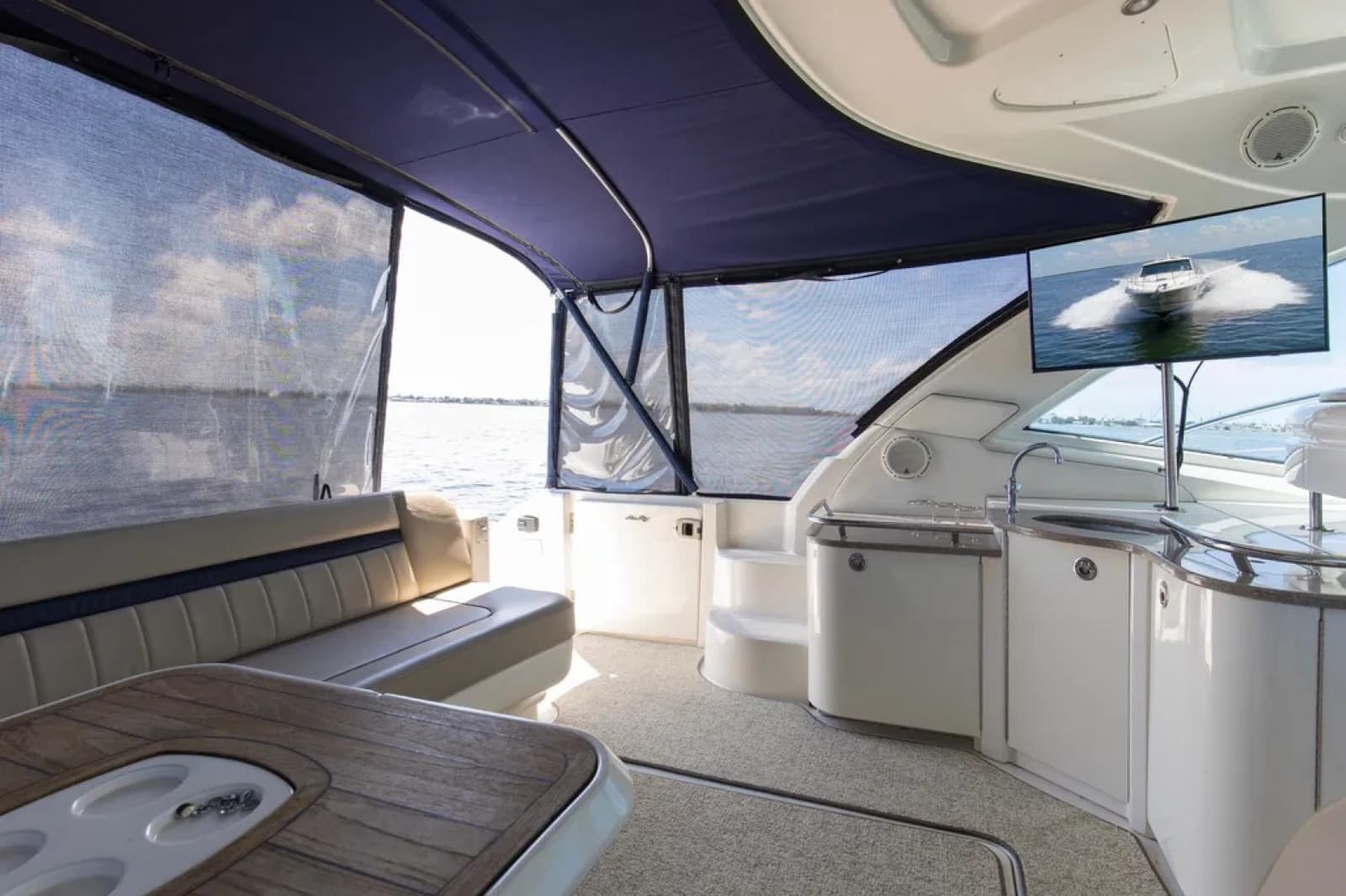 2006 Sea Ray 48 Sundancer - Photo 11