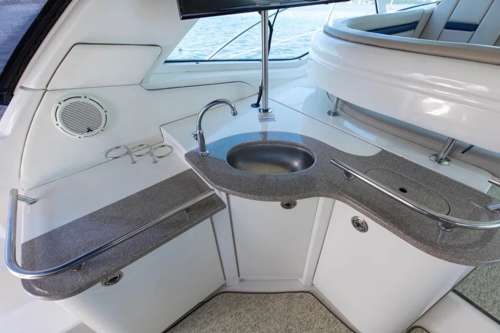 2006 Sea Ray 48 Sundancer - Photo 19