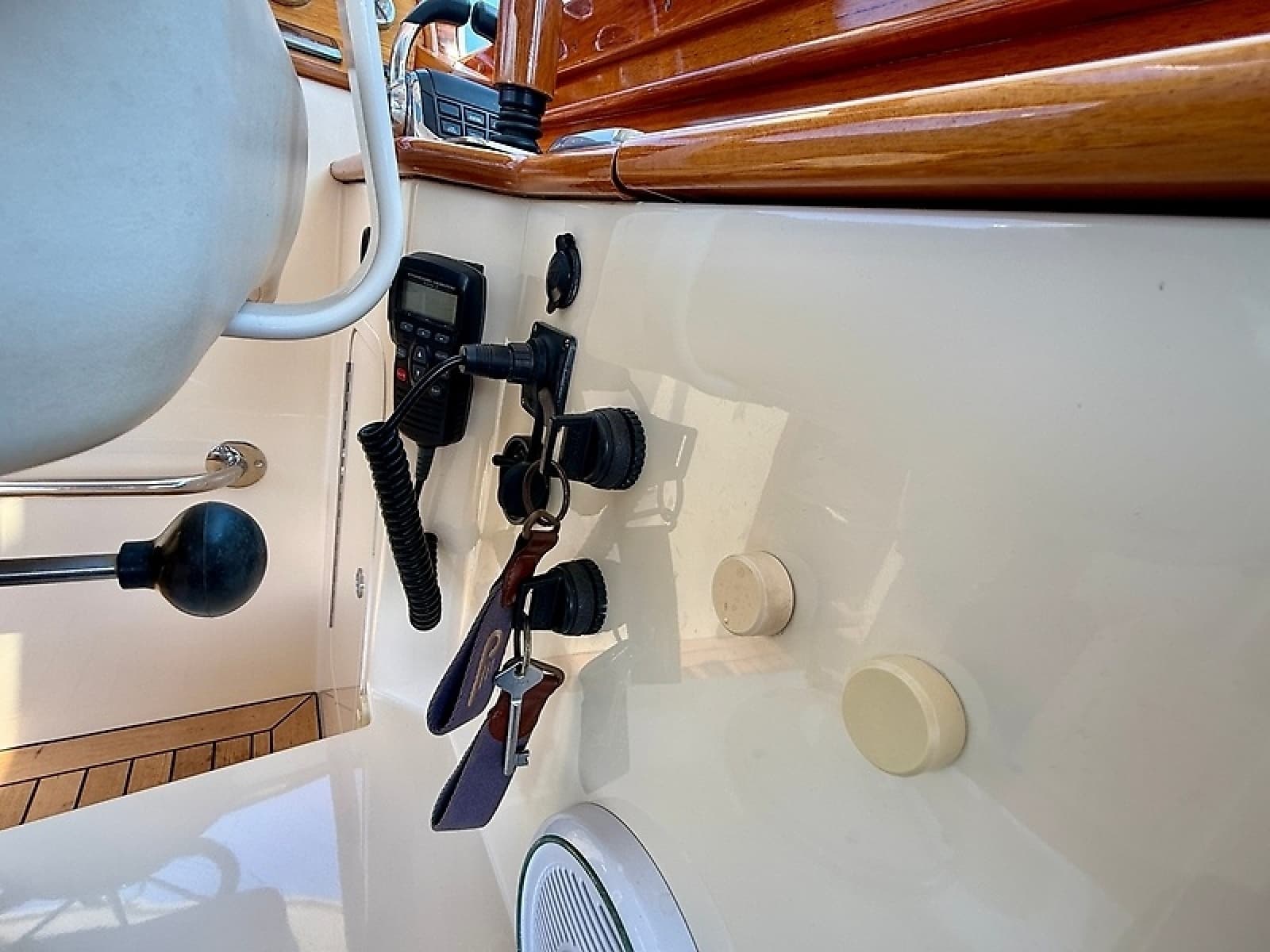 2013 Hinckley Talaria 34 - Photo 30