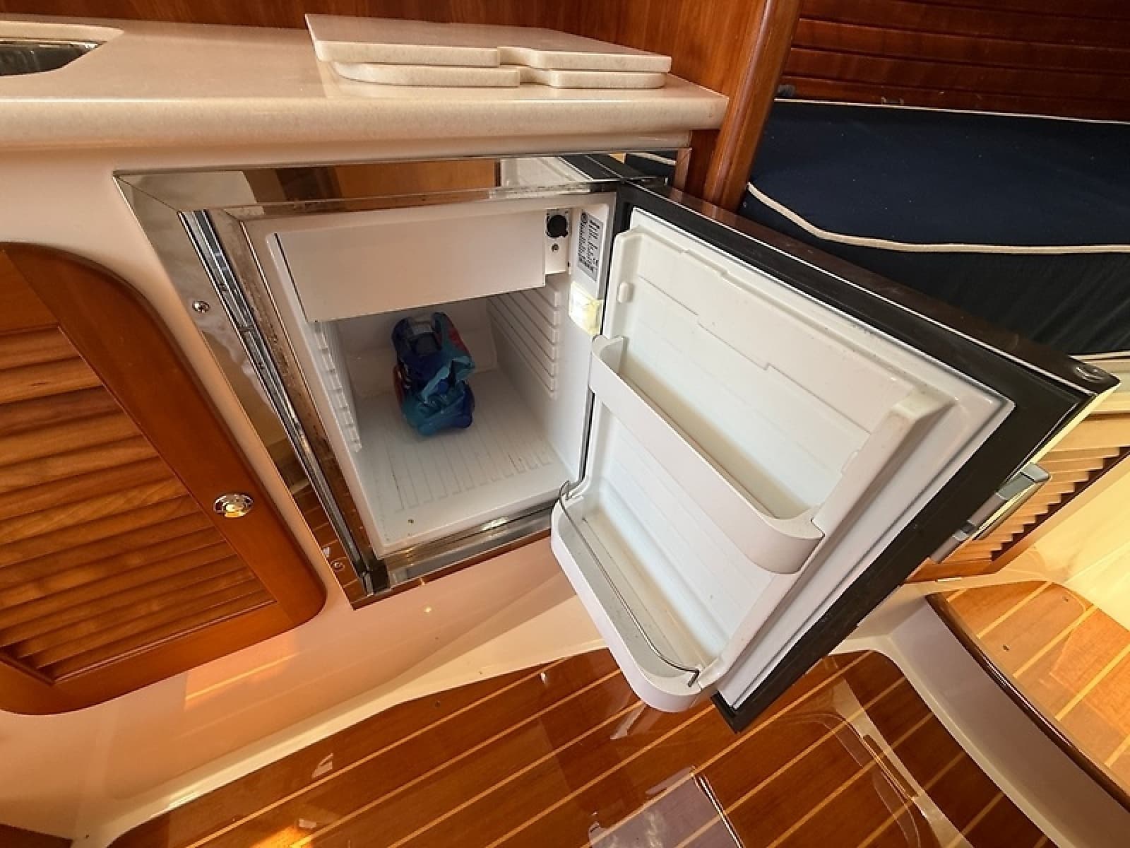 2013 Hinckley Talaria 34 - Photo 26