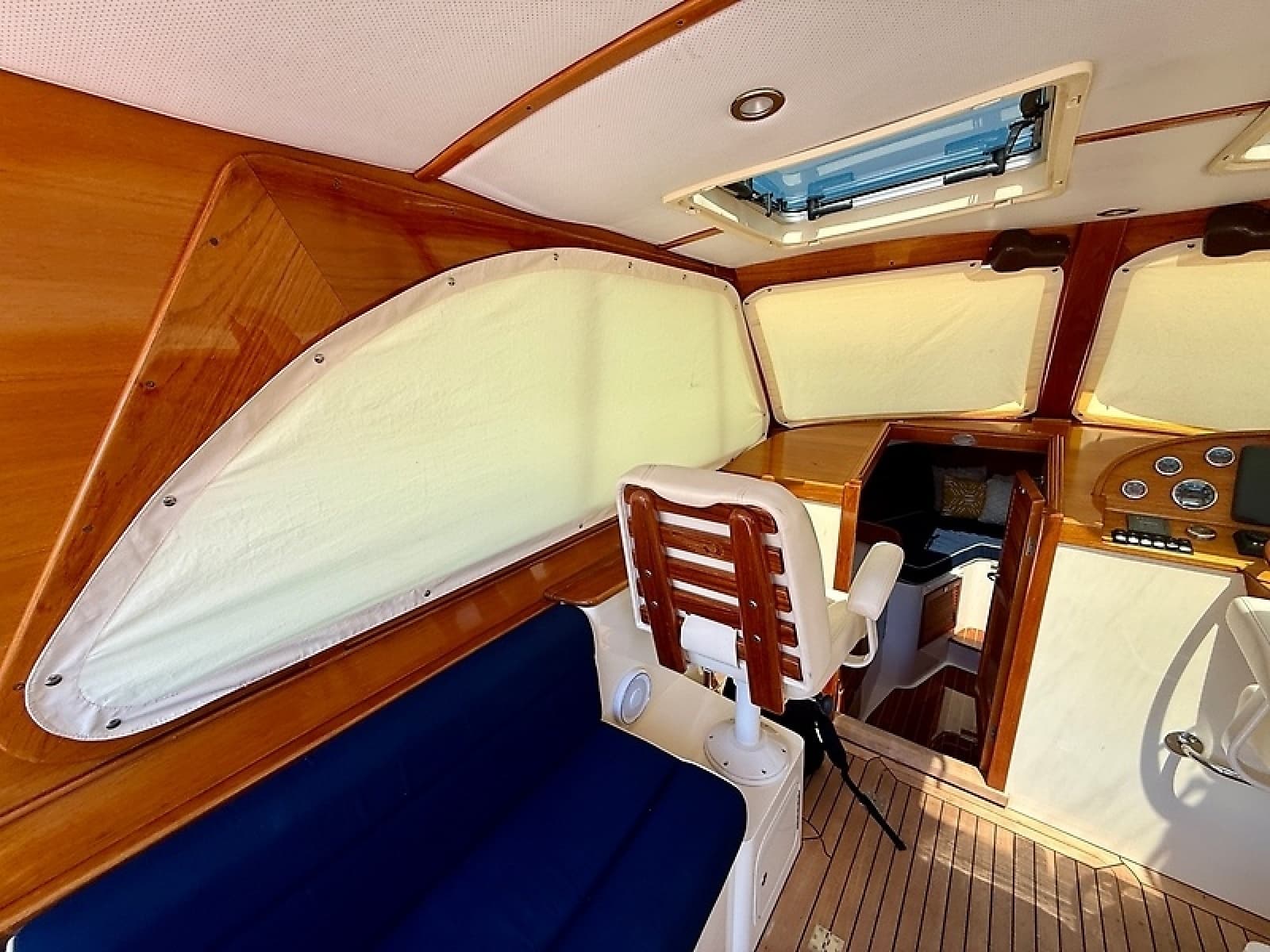 2013 Hinckley Talaria 34 - Photo 6