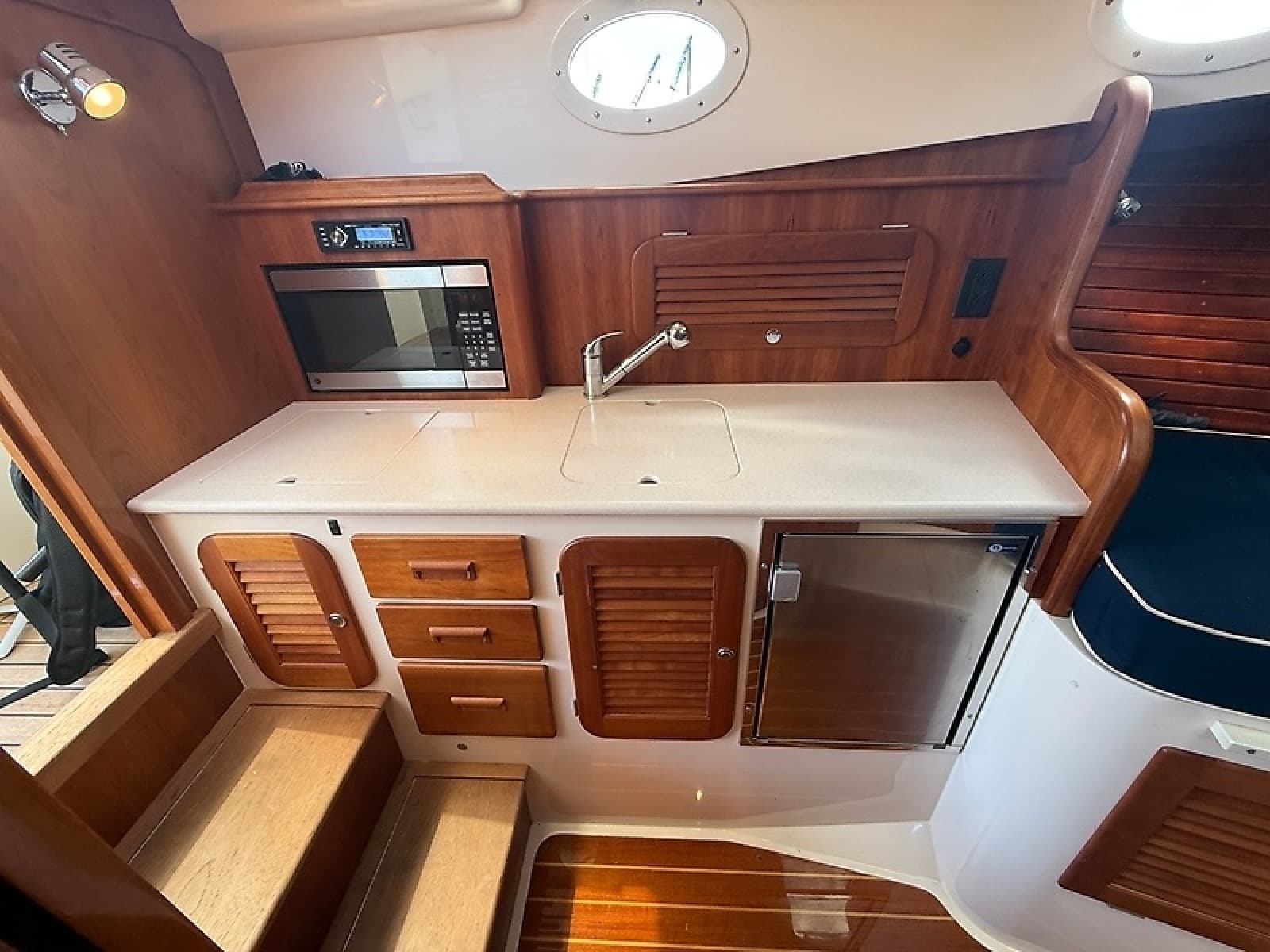2013 Hinckley Talaria 34 - Photo 24