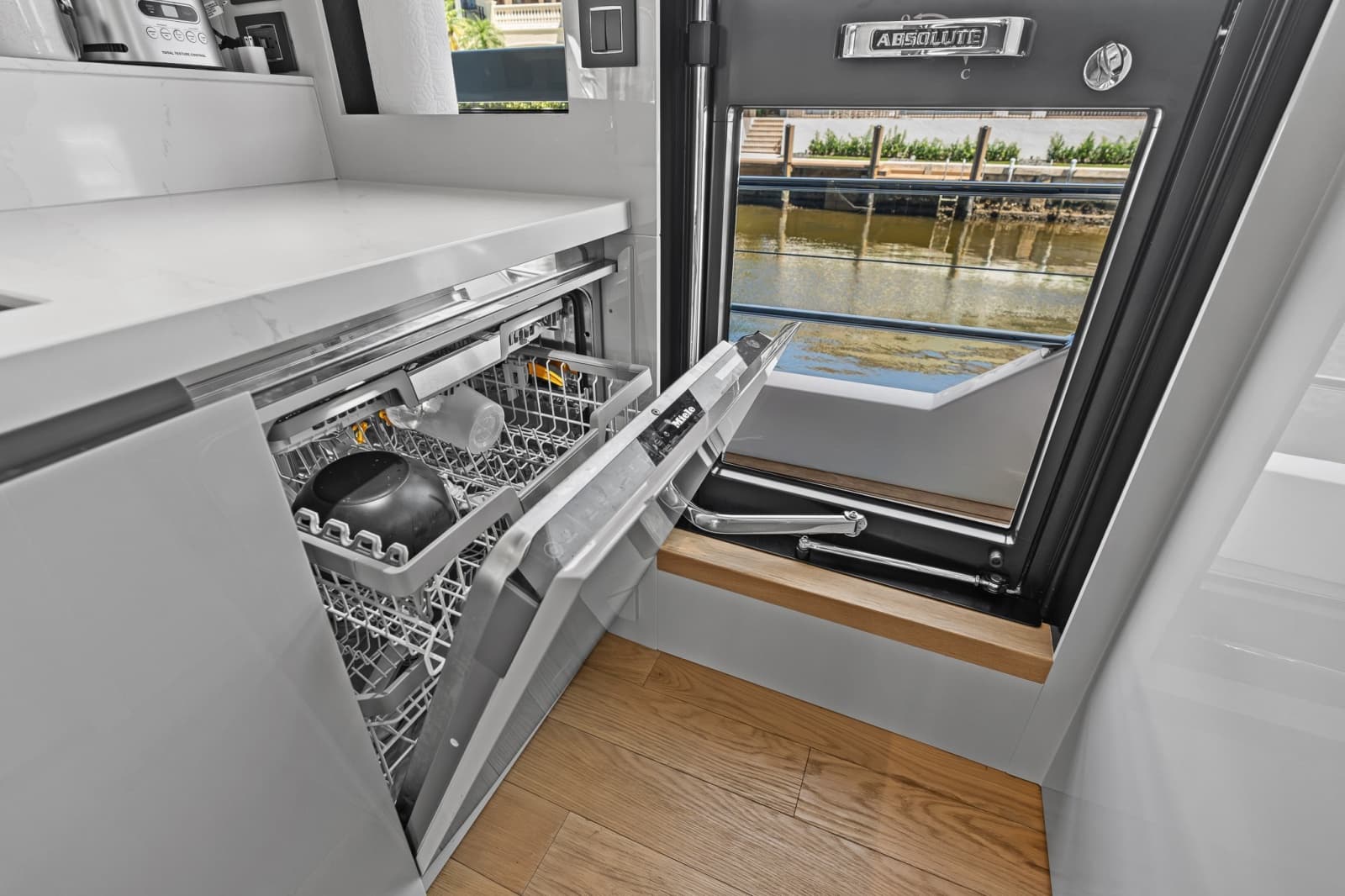 2023 Absolute Navetta 75 - Photo 51
