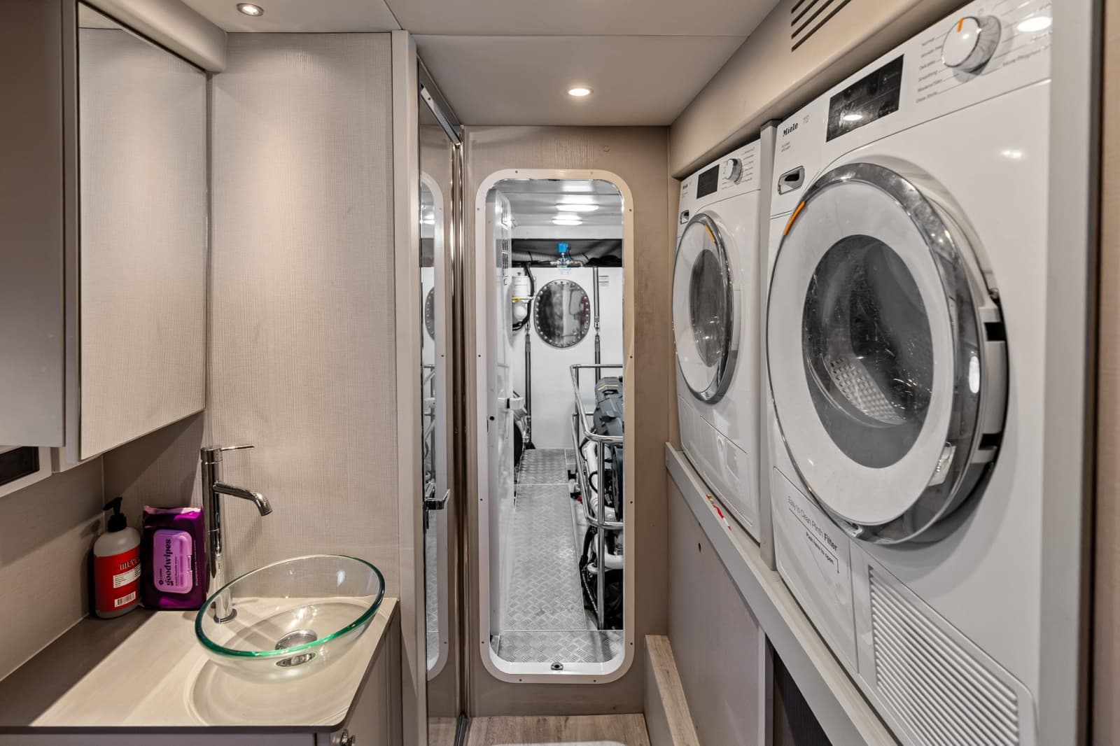 2023 Absolute Navetta 75 - Photo 95