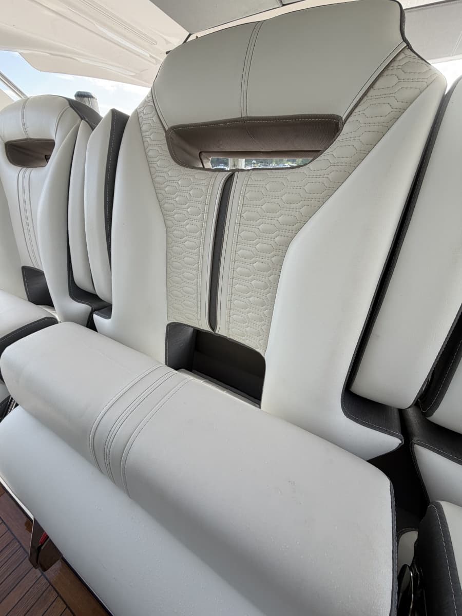 2019 Tiara Yachts 38 LS - Photo 5