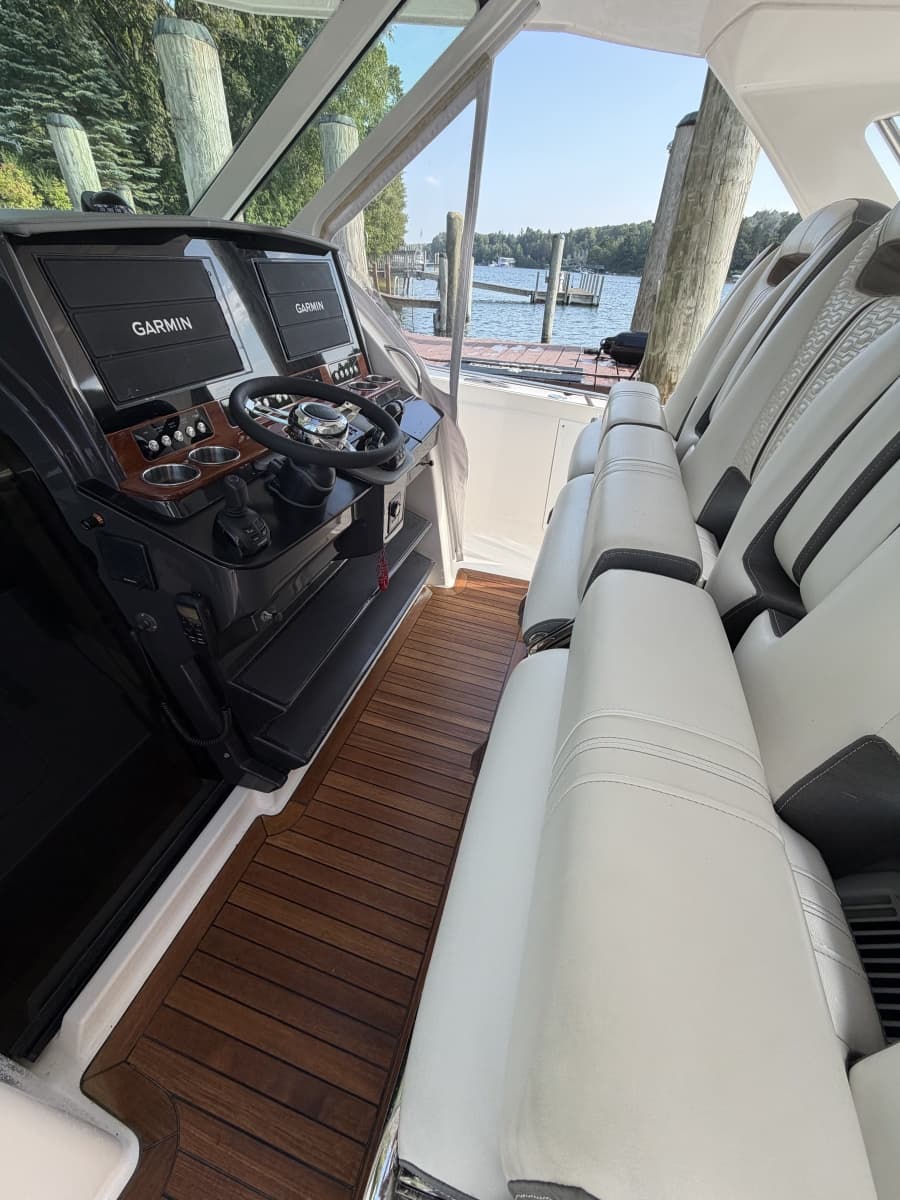 2019 Tiara Yachts 38 LS - Photo 6