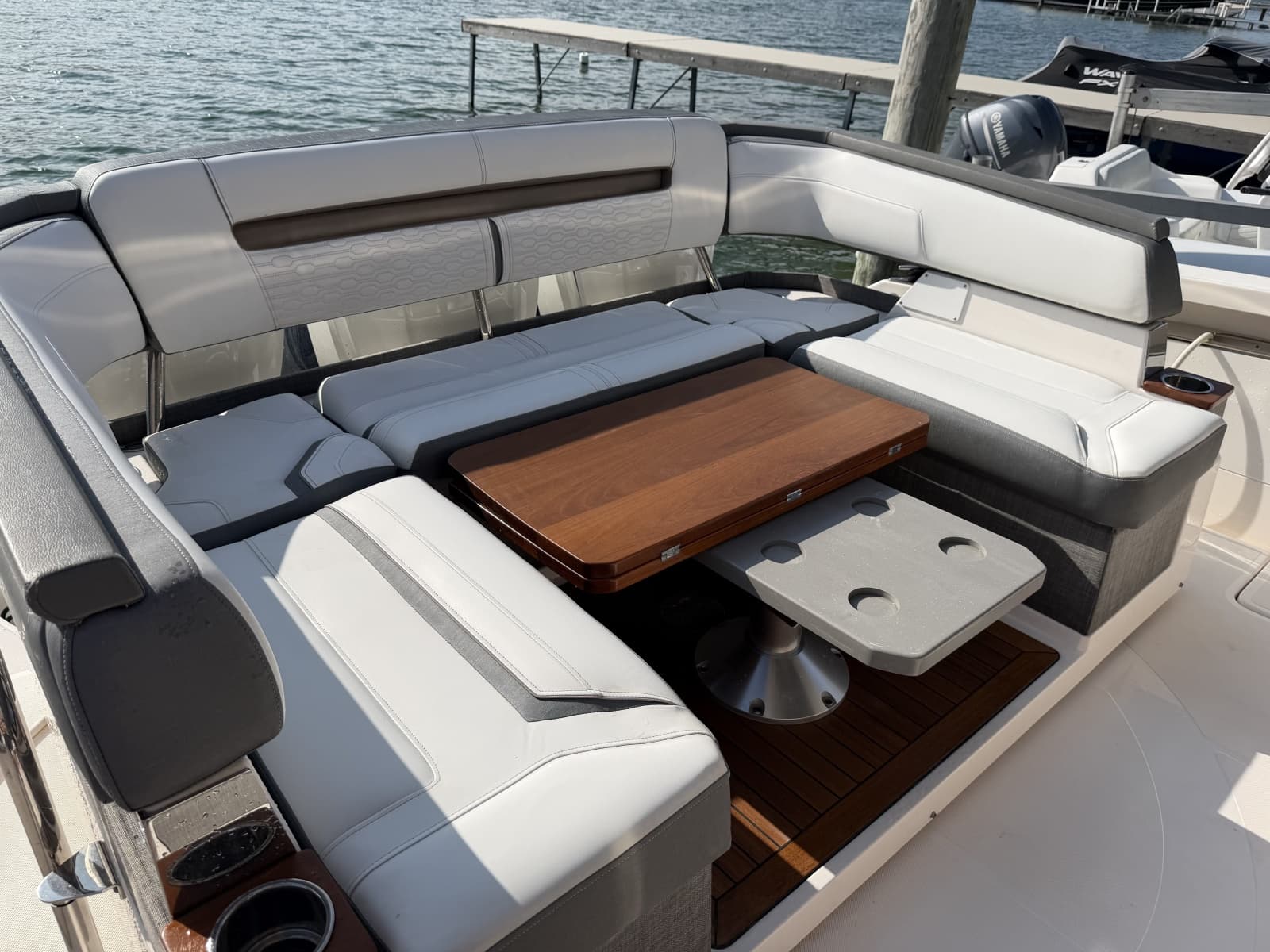 2019 Tiara Yachts 38 LS - Photo 8