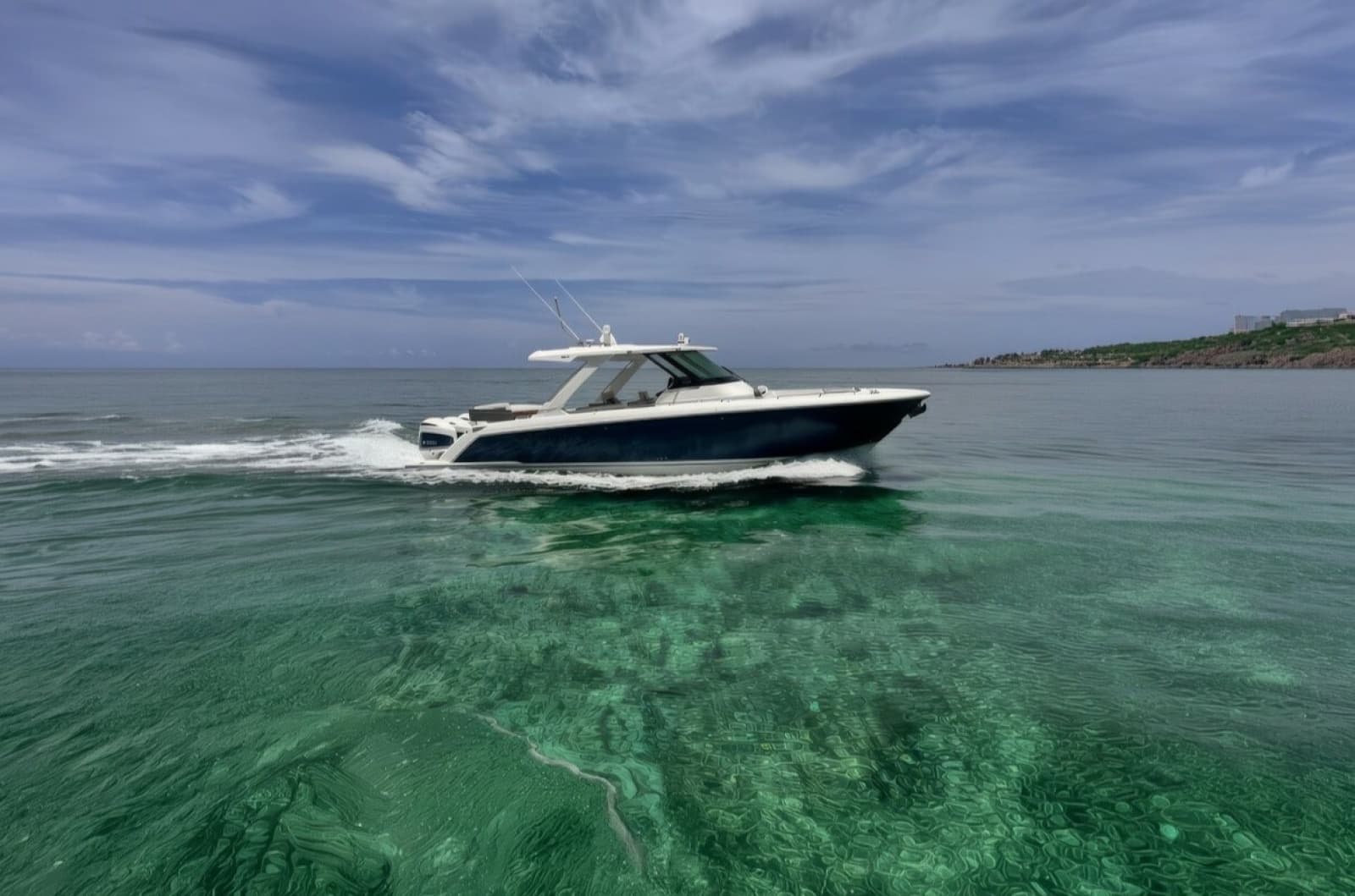 2019 Tiara Yachts 38 LS - Photo 1