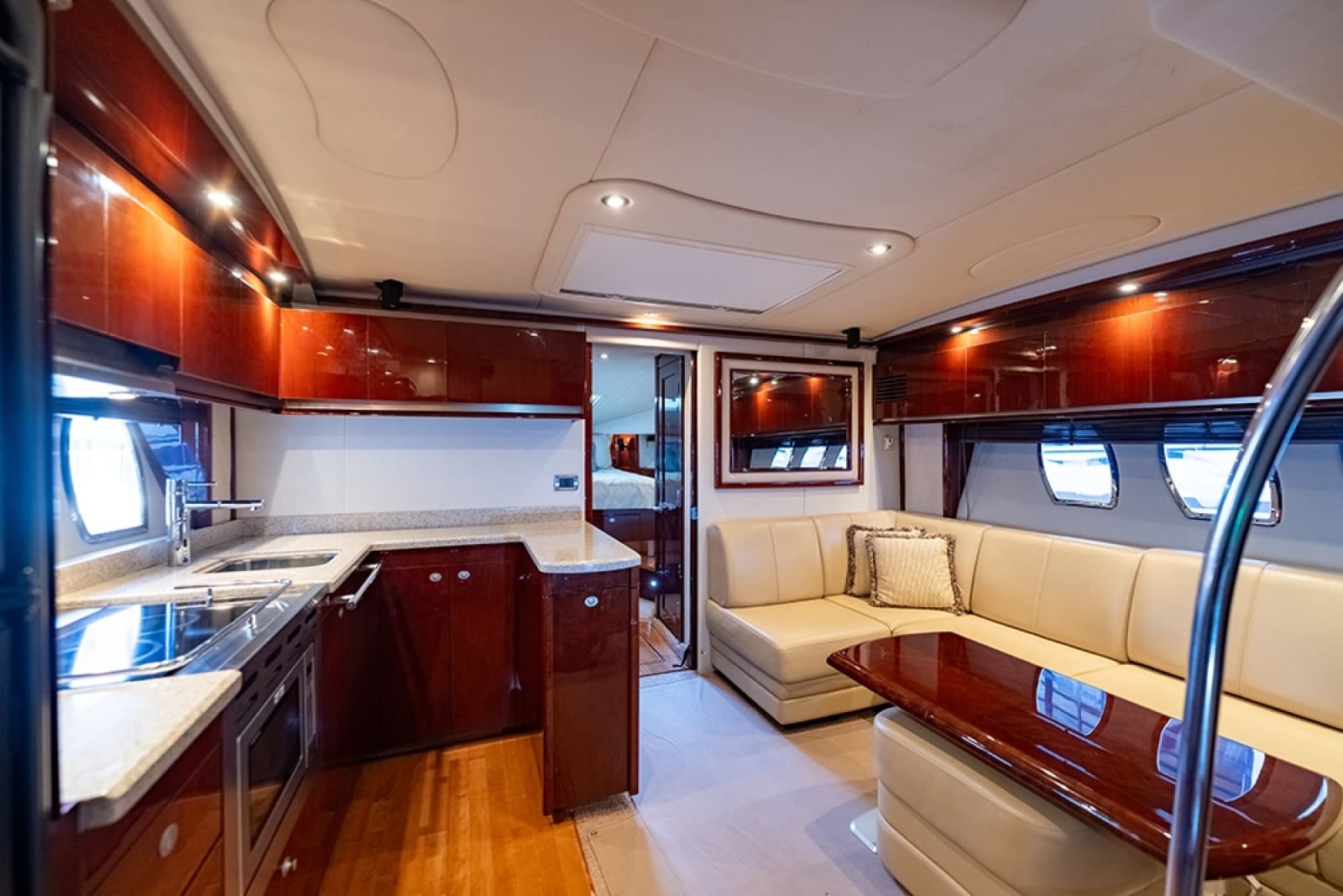 2008 Sea Ray 48 Sundancer - Photo 9