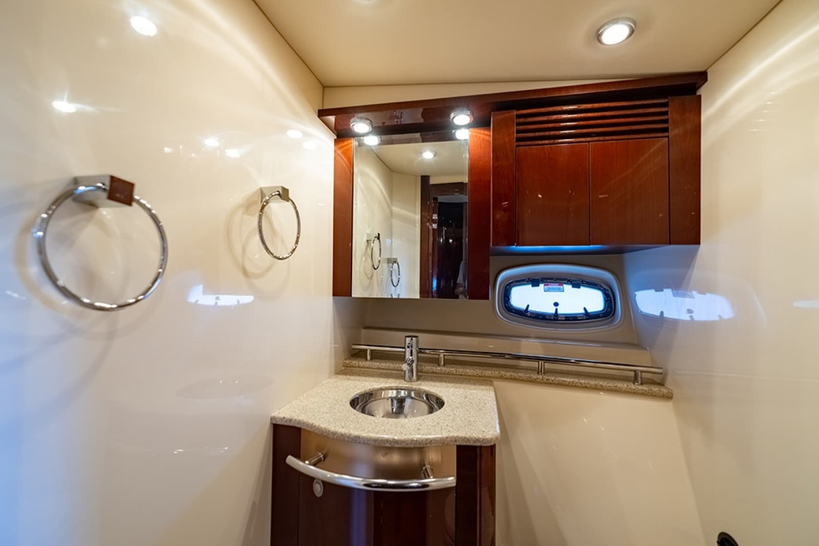 2008 Sea Ray 48 Sundancer - Photo 31