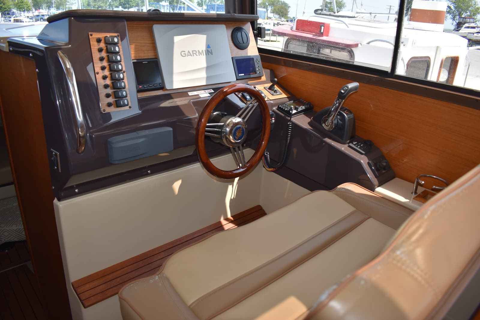2019 Ranger Tugs R27LE - Photo 35