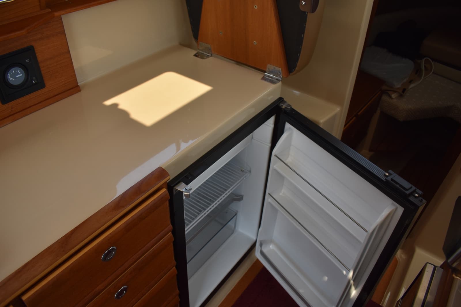 2019 Ranger Tugs R27LE - Photo 46