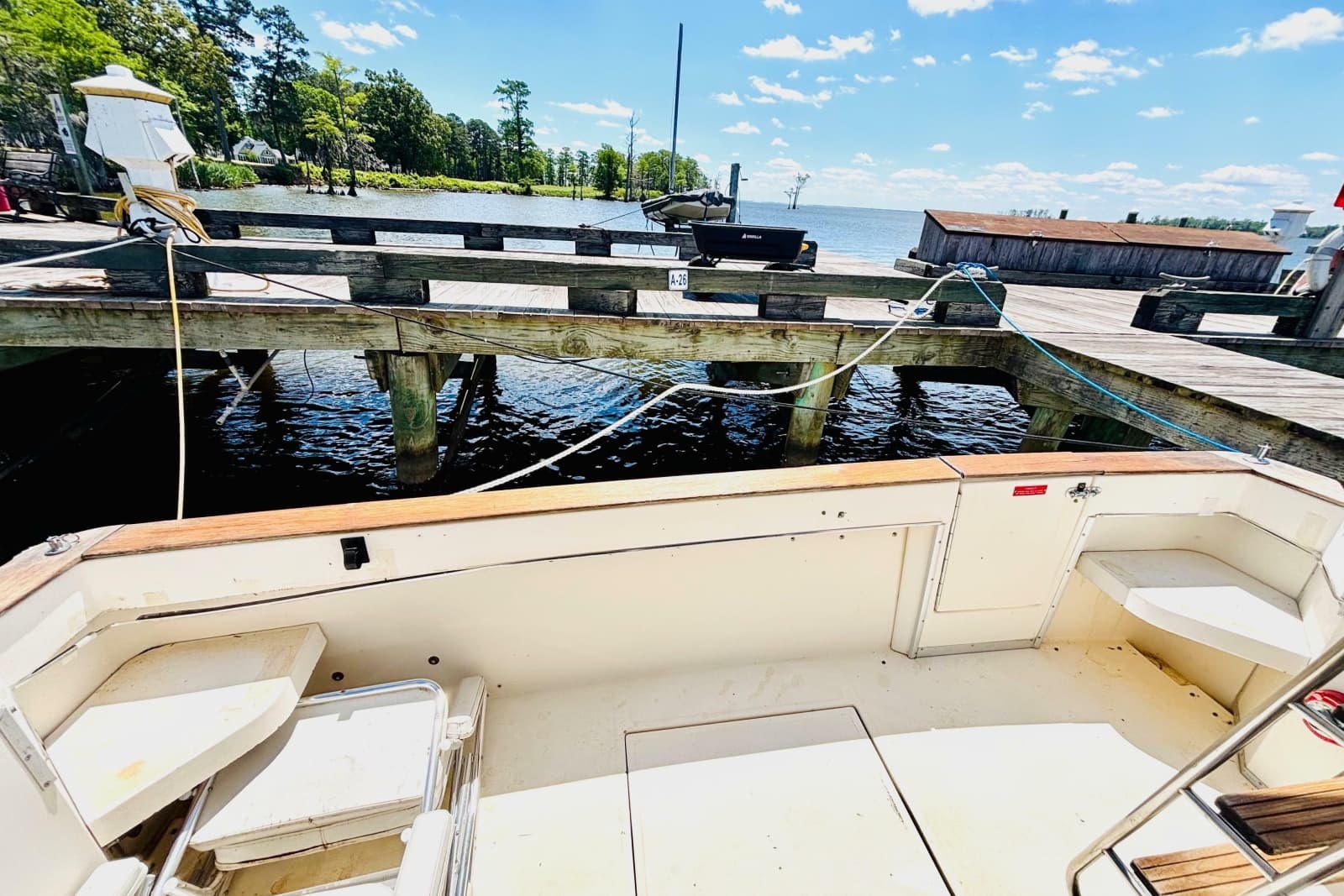 1988 Sea Ray 305 Sedan Bridge - Photo 8