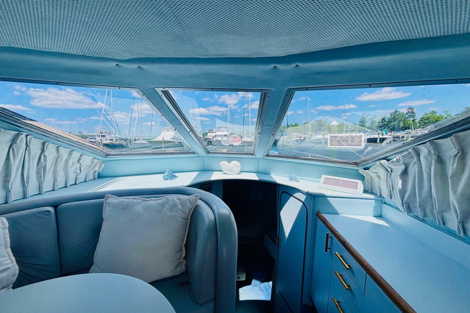 1988 Sea Ray 305 Sedan Bridge - Photo 12