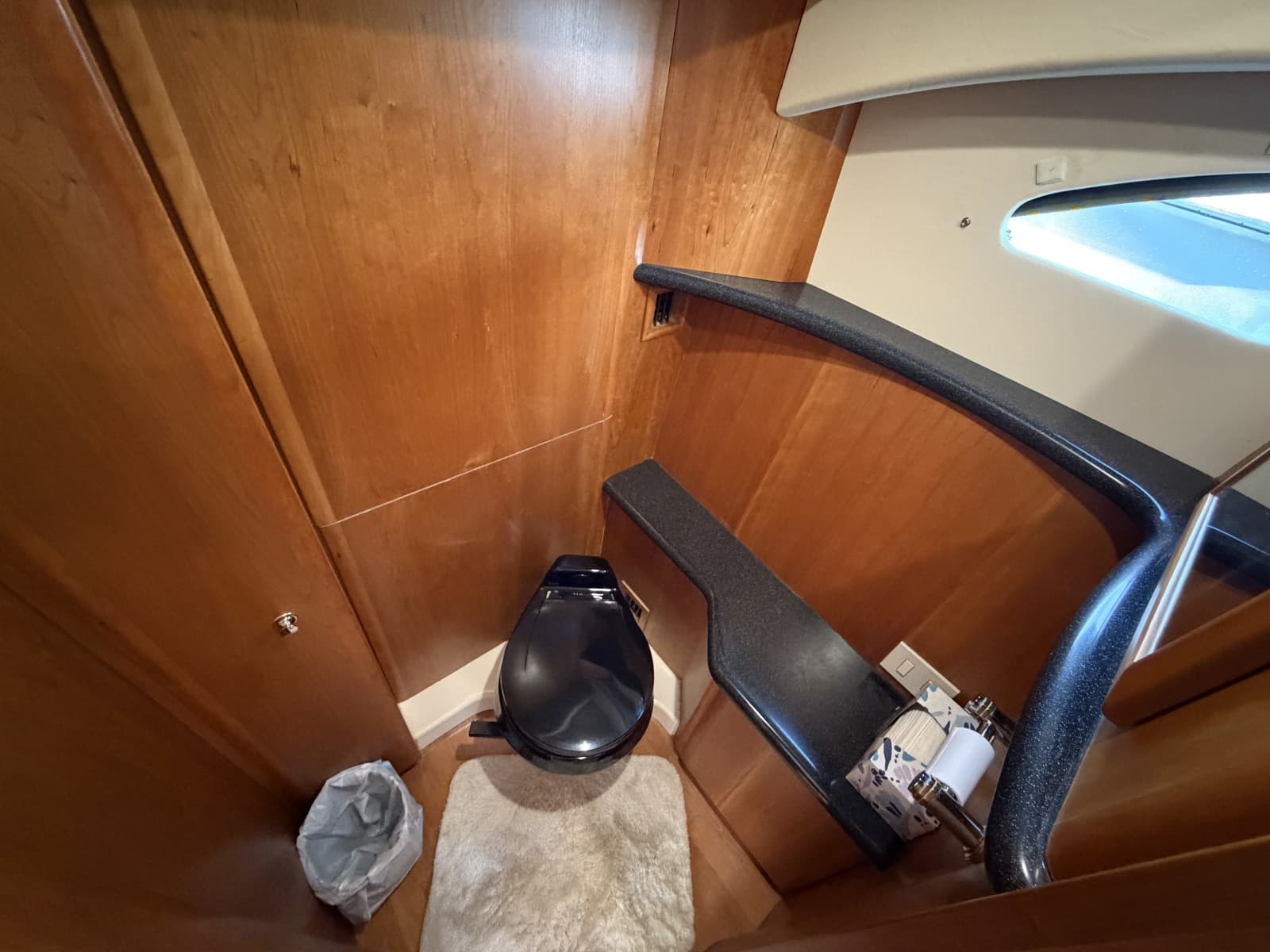 2002 Silverton 43 Motor Yacht - Photo 22