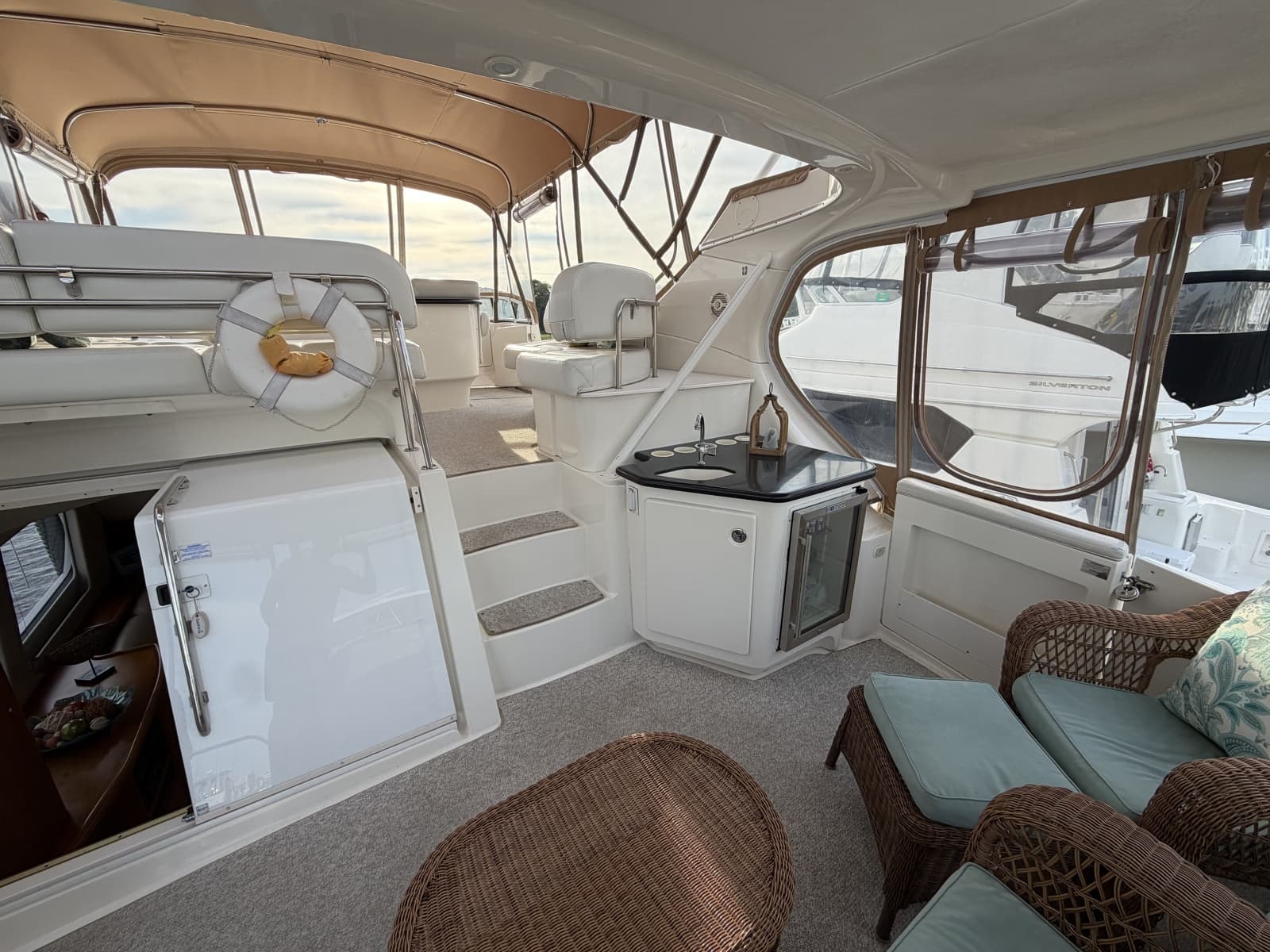 2002 Silverton 43 Motor Yacht - Photo 28