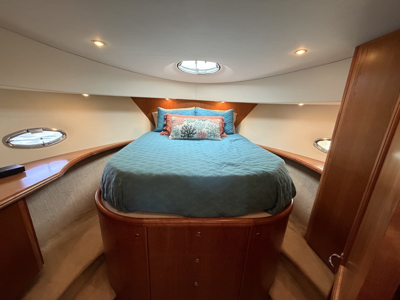 2002 Silverton 43 Motor Yacht - Photo 13