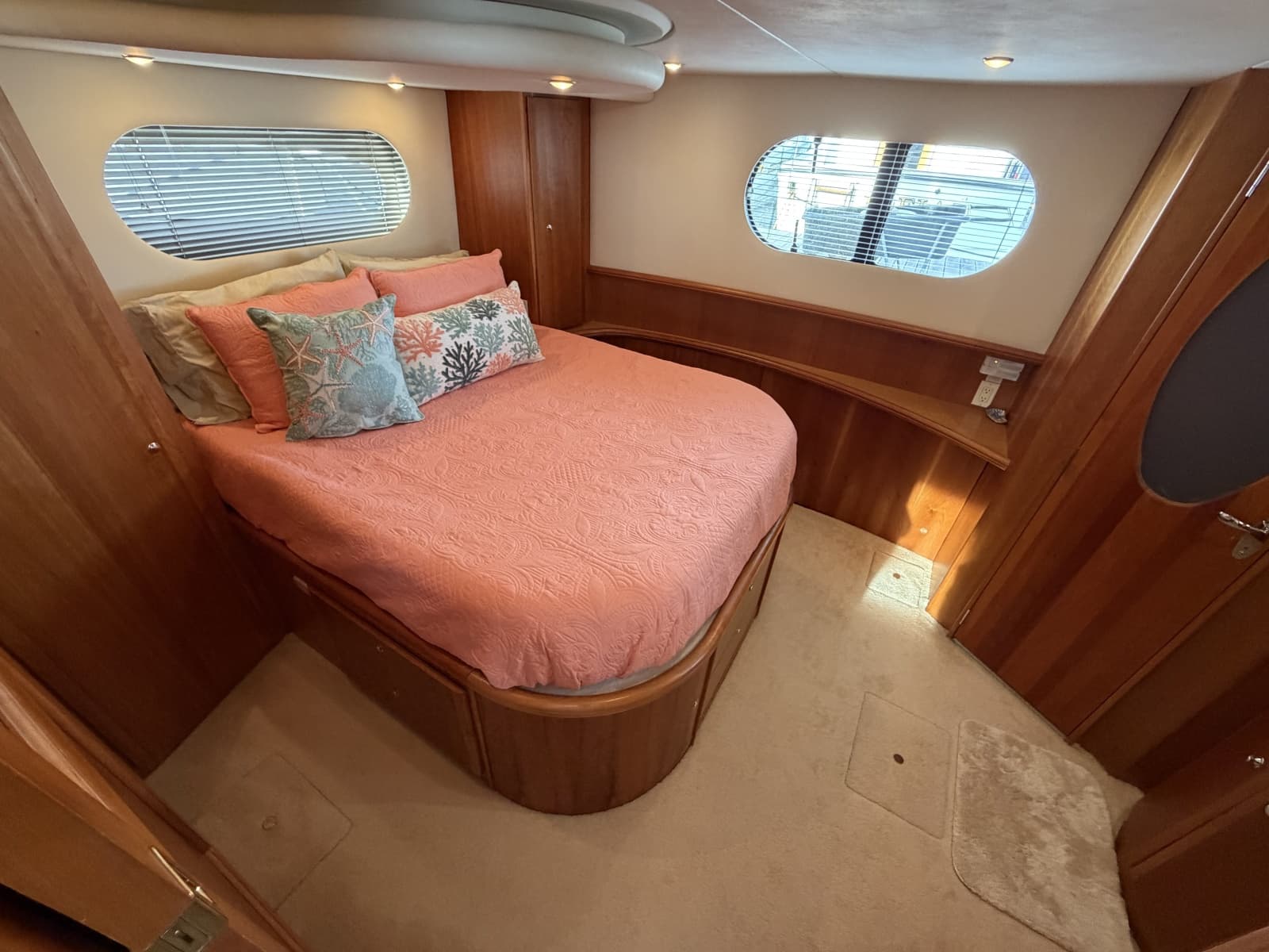 2002 Silverton 43 Motor Yacht - Photo 18